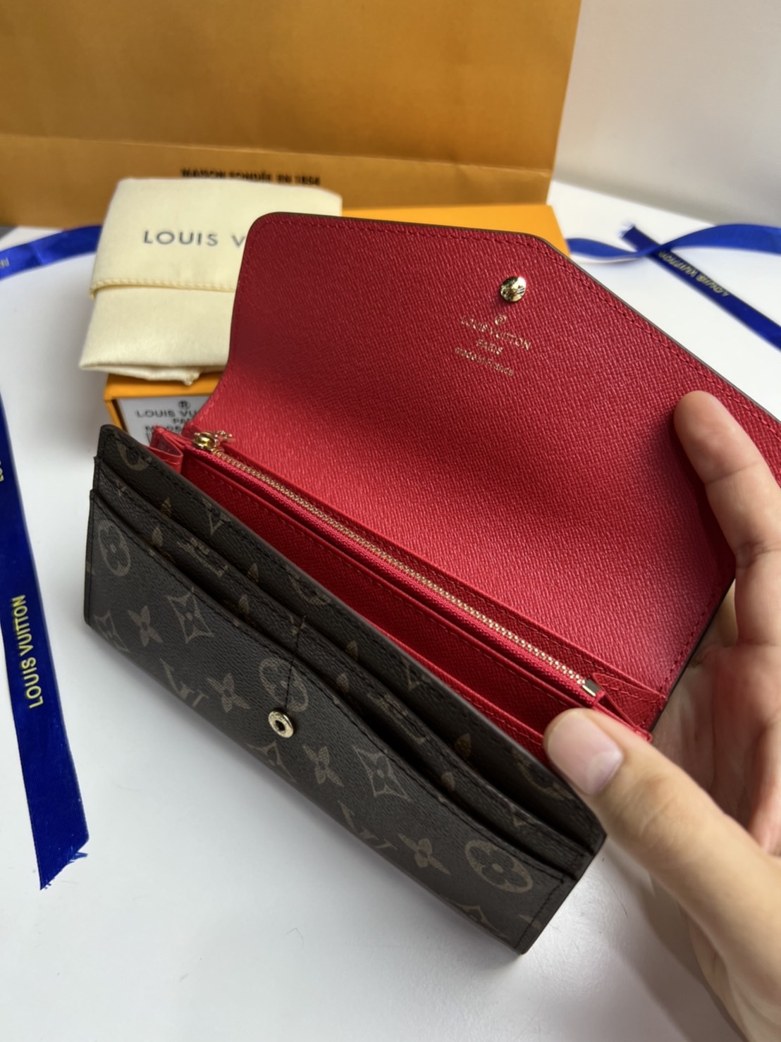 LV Long Wallet / LV Sarah Wallet Monogram Canvas กระเป๋าสตางค์ใบยาวแบรนด์ดัง สวยหรูดูแพง สีและลายคลาสสิค เลือกช้อป! ใช้แล้วรับทรัพย์ ปังแน่นอนค้า