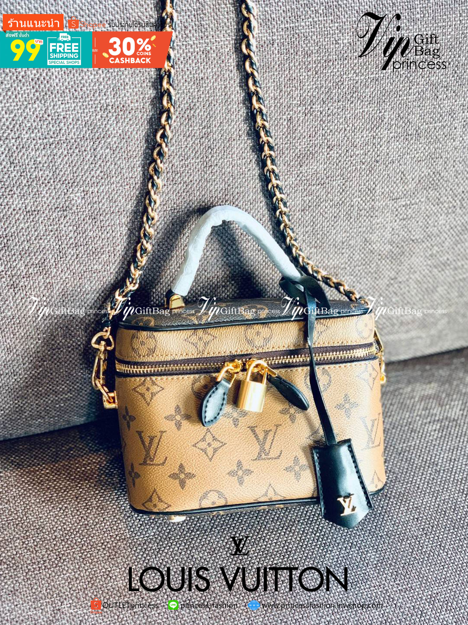 LOUIS VUITTON VANITY PM MONOGRAM 💫พร้อมส่ง จำนวนจำกัด พลาดคือรอนานมากค่ะ! กระเป๋า LV หิ้วก็เริ่ด สะพายข้างก็เก๋ ไม่แพ้กันเลยค่ะ หนังแท้ หนังนิ่มมาก จับแล้วไม่สากมือแข็งทื่อนะคะ! เปิดปิดกระเป๋าแบบซิปคู่รอบห้อยอะไหล่กุญแจแบรนด์พร้อมความหรูเข้ามาเพิ่
