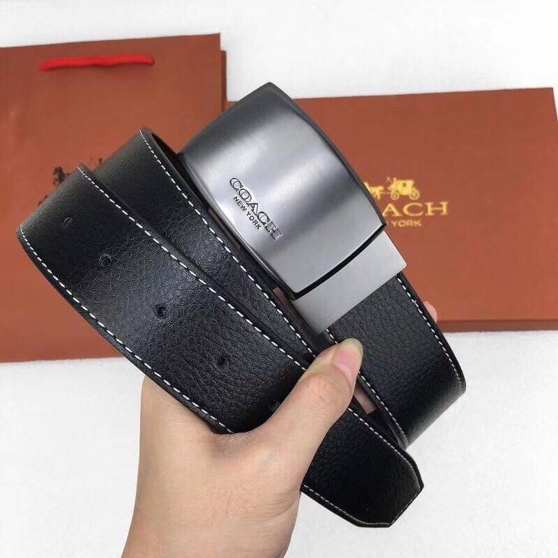 COACH BELT VALUE PACK BOX SET 2 in 1! set เข็มขัด Limited Edition จาก Coach Factory มีหัวเข็มขัด 2 แบบ 2 สไตล์ สายเข็มขัดสลับใช้ได้ทั้ง 2 ด้าน สายเข็มขัดปรับ เจาะรูปเพิ่มได้ค่ะ