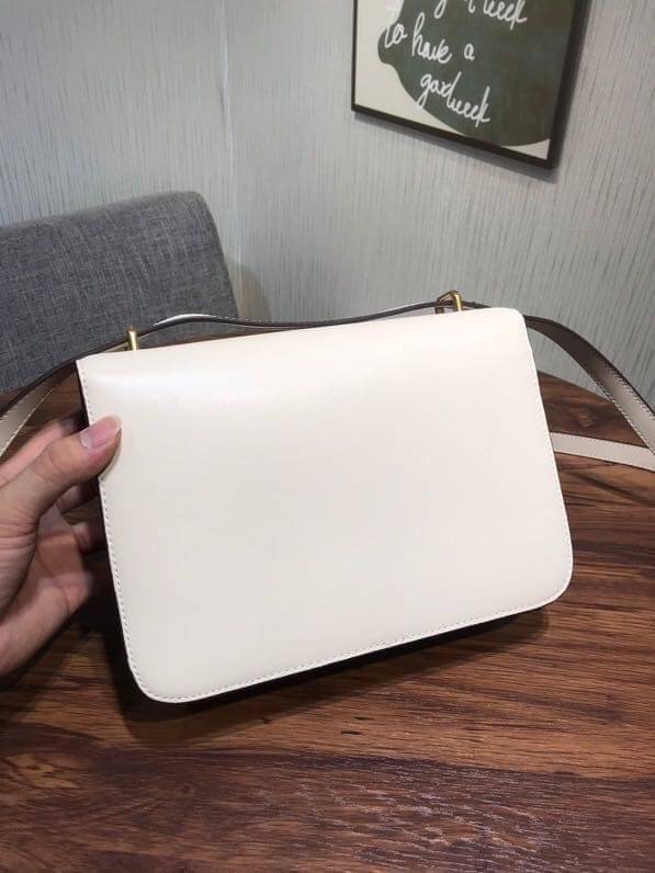 Tory Burch 75003 Eleanor Medium Convertible Shoulder Bag พร้อมส่งที่ไทย อีกรุ่นที่น่าครอบครองมากๆค่ะ กระเป๋าสะพายข้างและทบสายเป็นคล้องไหล่ได้ หนังแท้ชั้นดี ใช้ได้กับทุกๆโอกาส ห้ามพลาด ก่อนหมดนะคะ!!