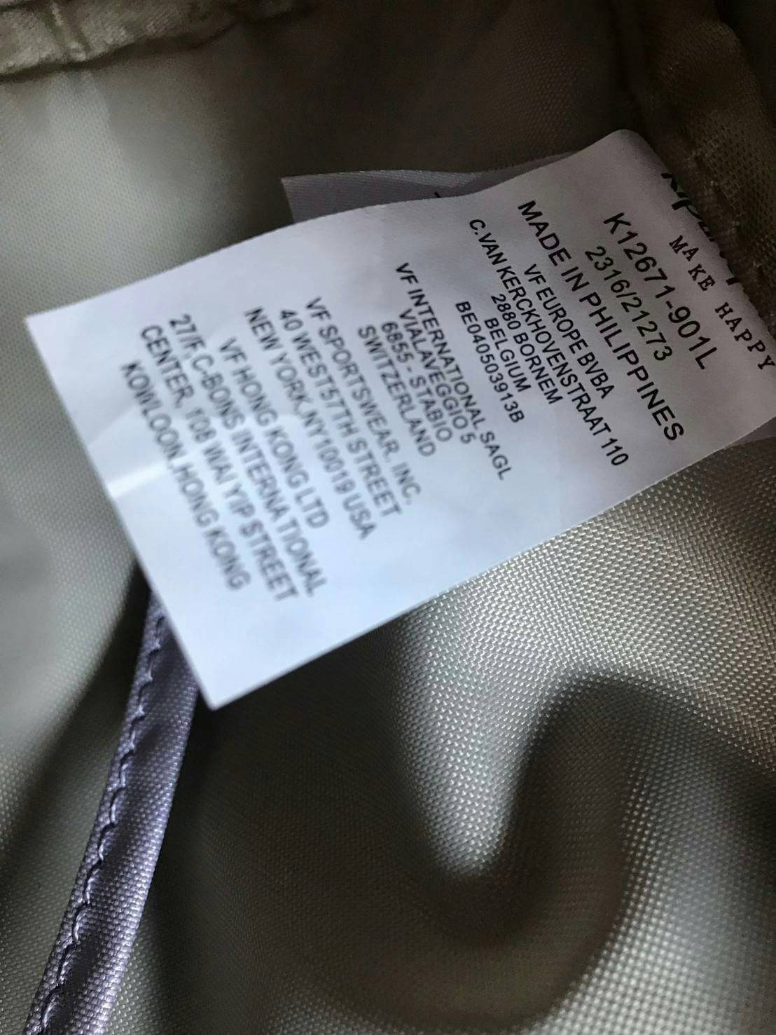 Kipling City Pack Backpack วัสดุPolyamide100% เป้ขนาดกลาง ที่เปิดปิดด้วยตัวล็อค2ชั้นด้วยกระดุมแม่เหล็กและซิป มีช่องใช้งานหลายช่องรวมถึงช่องซิปด้านหน้า มีลูกเล่นที่ด้านหลังมีช่องซิปสำหรับเก็บของและเก็บสายเป้ได้ หรือใช้สายจากเป้สะพายไหล่ได้ ประดับด้วยพวงกุญ