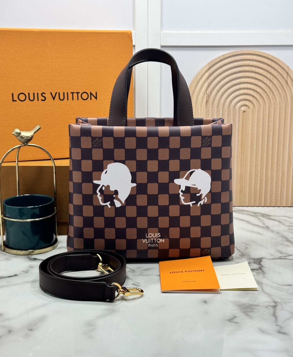 TOP ORI หนังแท้ | LV Mini Shopper Tote Bag Damier Phriendship Canvas กระเป๋าทรงโท้ท ดีไซน์แครี่ออลขนาดเล็กที่ได้แรงบันดาลใจจากดีไซน์กระเป๋าช้อปปิ้งคลาสสิก