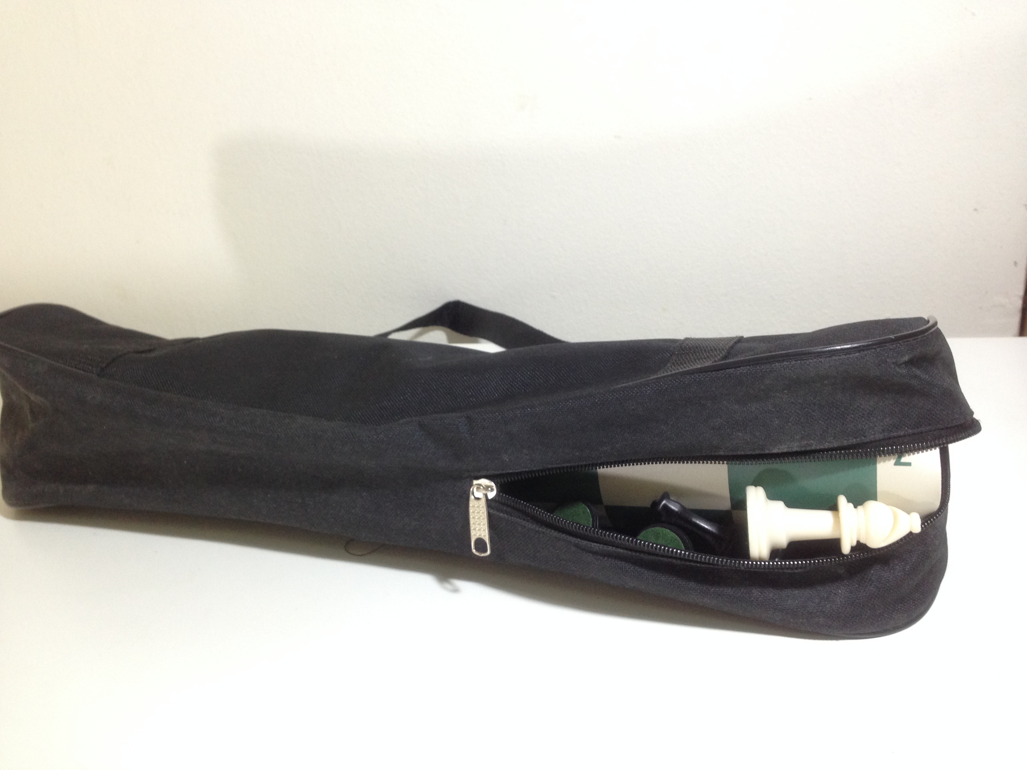 กระเป๋าผ้าหมากรุกสากล