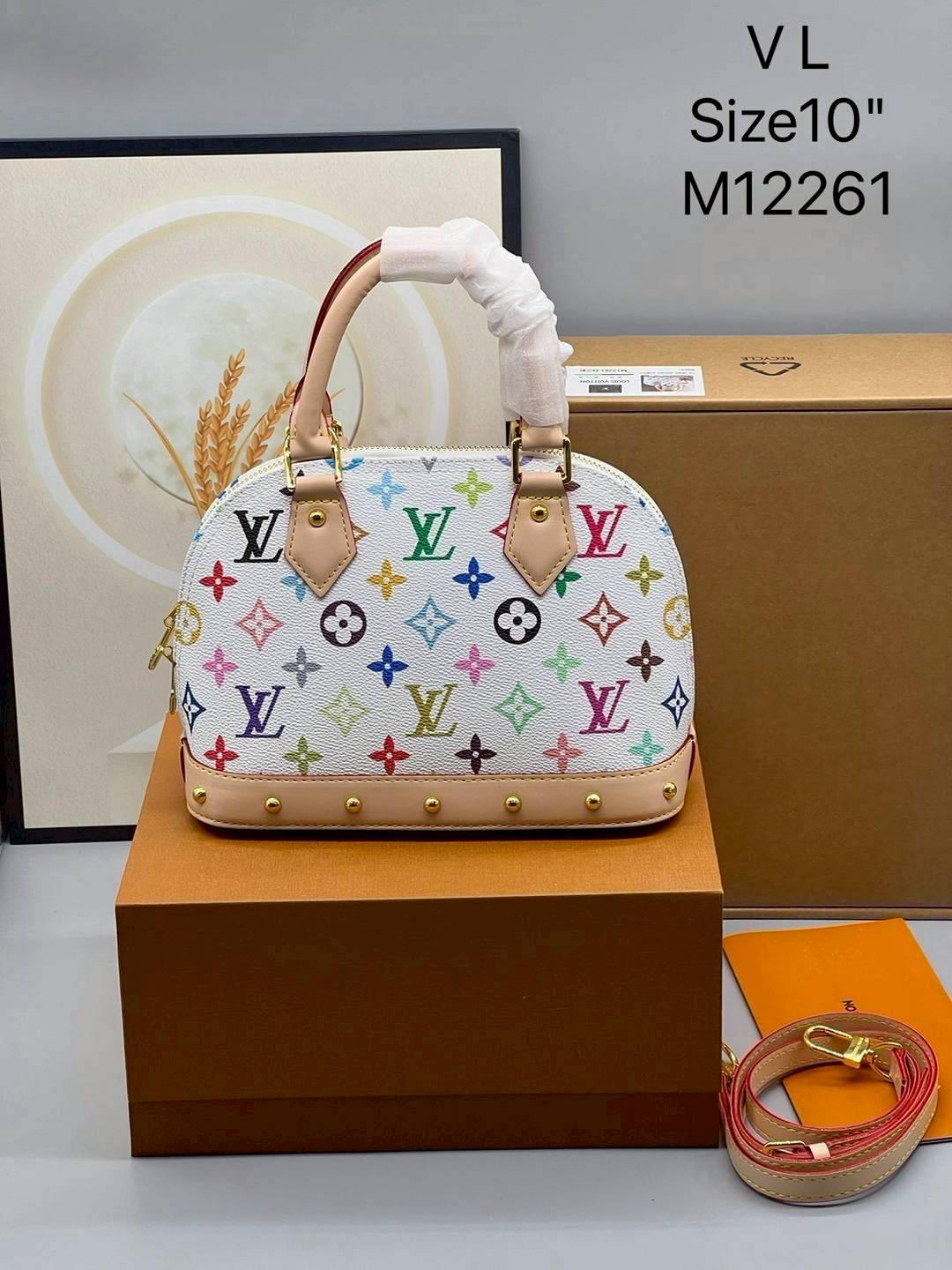 LV x TM Alma BB Multicolor Bag กระเป๋าทรงโดมสุดฮิต ดีไซน์ใหม่ต้อนรับฤดูร้อน โดดเด่นด้วยการตกแต่งลายพิมพ์ โทนสีสดใสสะดุดตา ที่สาวๆตามหา สวยสะพายขับผิว อัพลุคไฮน์ที่สุด