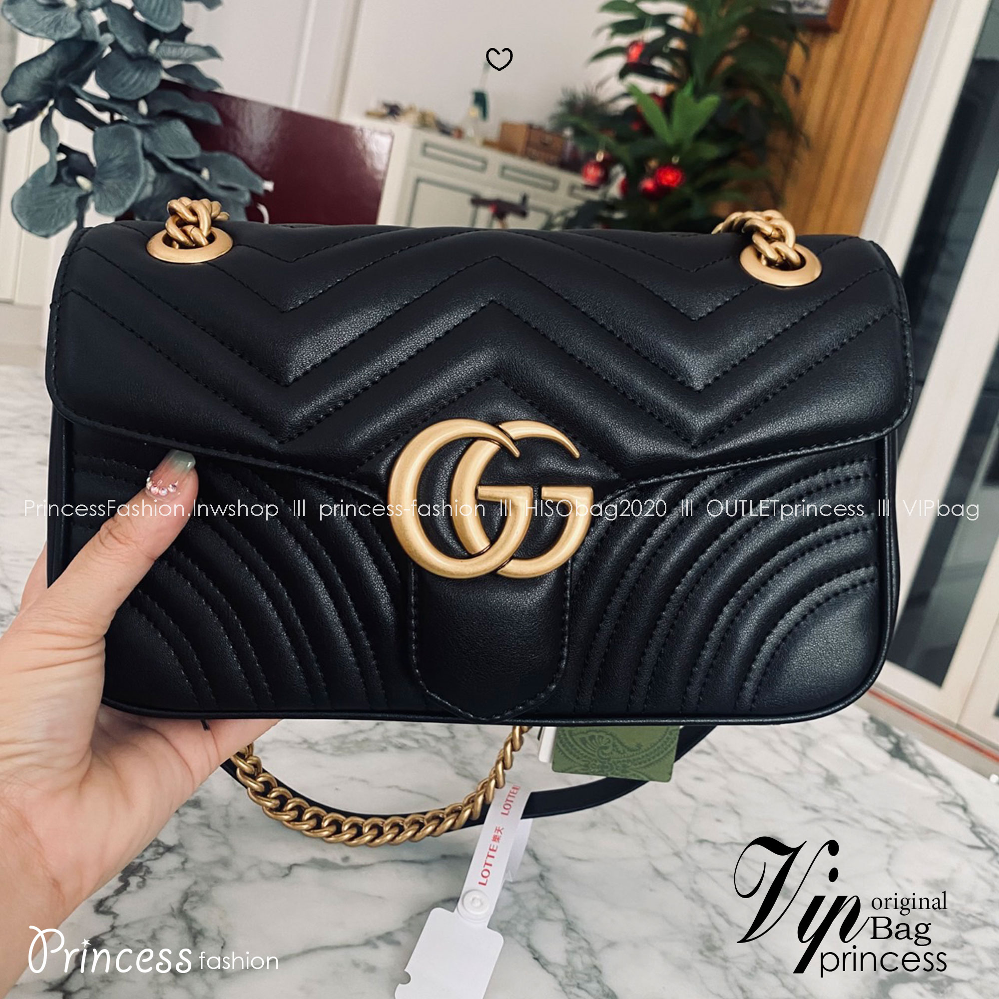 GUCCI GG Marmont Small Shoulder Bag กระเป๋าสะพายรุ่นคลาสสิค แต่งโลโก้สีทองโดดเด่น สวยหรูดูแพงขับผิว อัพลุคได้สบายๆ ด้านหลังดีไซน์รูปหัวใจ 🖤