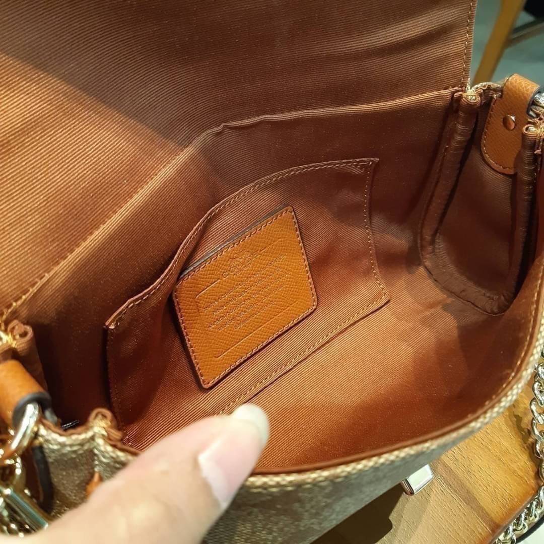 COACH F34615 MINI RUBY CROSSBODY IN SIGNATURE CANVAS ไอเท็มหายาก!! Best seller!! ยกให้น้องเลย!! 👍🎊👍💥 กระเป๋าสะพายข้างรูบี้ ทรงกะทัดรัด ไซส์กำลังดี ดีไซน์เรียบหรูในความเป็นเอกลักษณ์โค้ช ใช้งานง่าย สะดวก วัสดุหนังแคนวาสเคลือบ