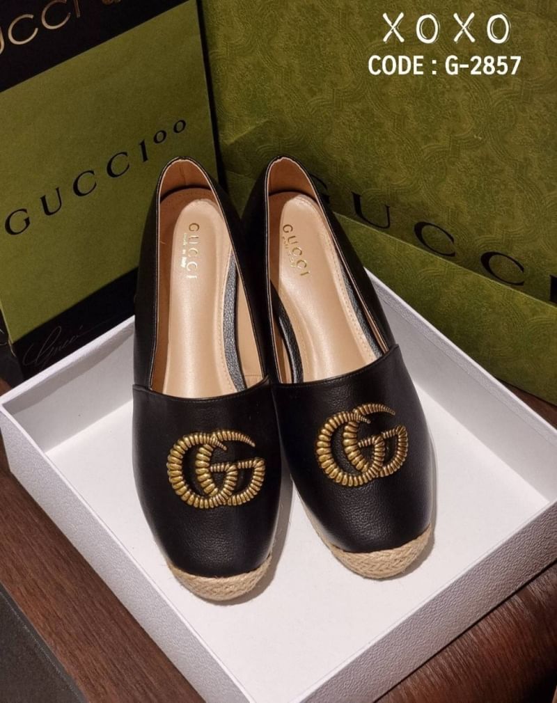 Gucci คัชชู หน้ายู ใส่สบาย น้ำหนักเบา วัสดุหนัง PU ด้านบนติดโลโก้แบรนด์ สวย หรู ดูแพงเกินราคาขาย