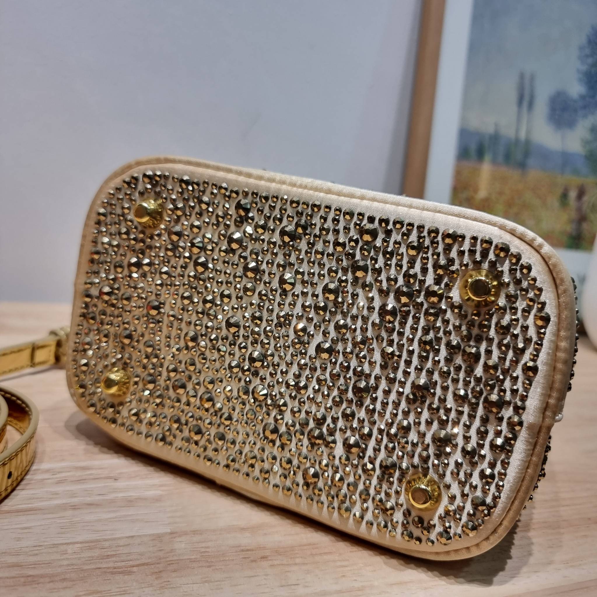 PRADA SMALL PANIER CRYSTAL EMBELLISHED TOTE BAG กระเป๋าสะพายทรงโท้ท ไซส์กำลังสวย หรูหรา โดดเด่น ถือออกงานก็ดูระยิบระยับเล่นแสง ทำให้ดูดีมีราคา