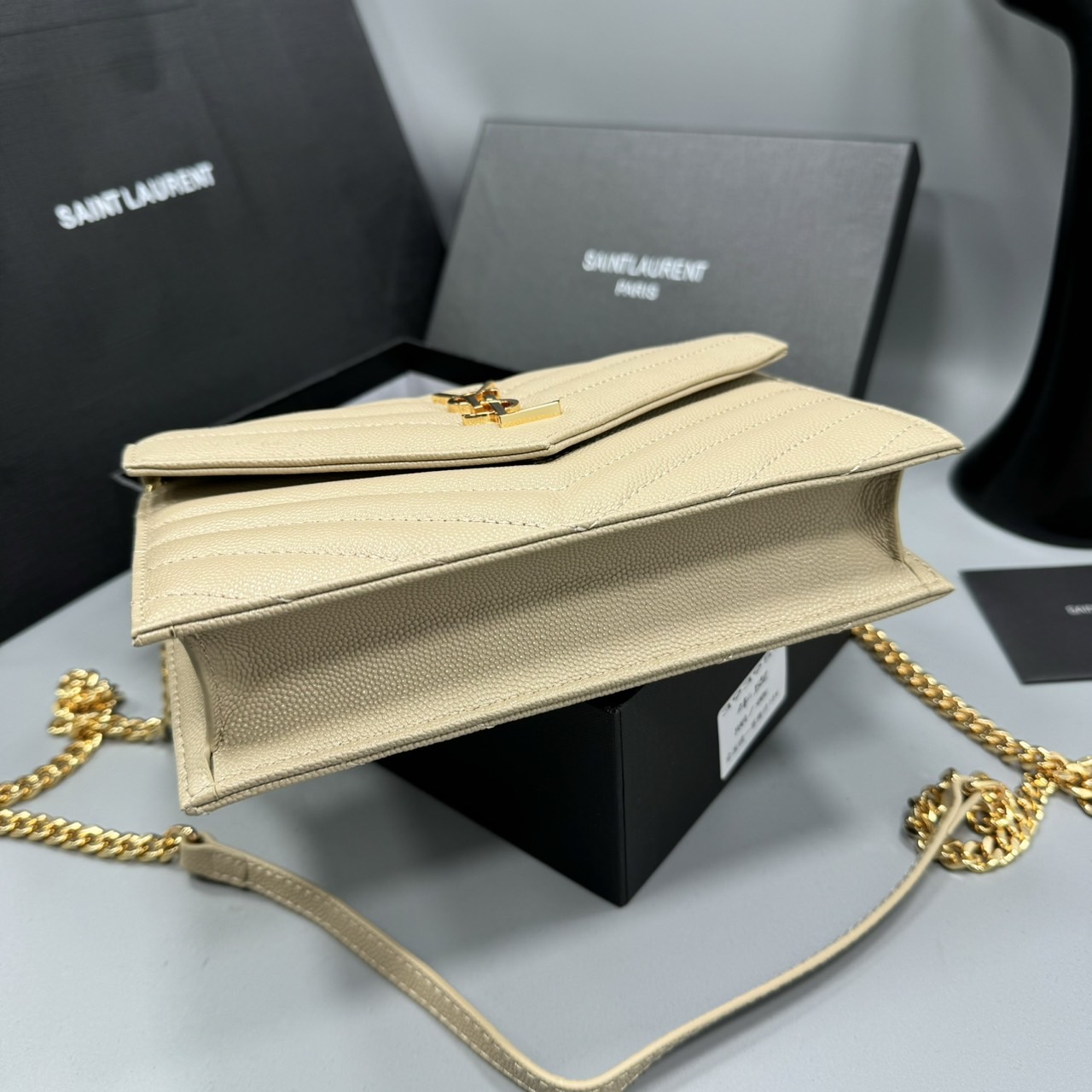 YSL Envelope WOC 7.5 Wallet on chain / YSL Clutch Bag 7.5" กระเป๋าสะพายรุ่นยอดนิยม เกรดหนังคาเวียร์สวยเต็มใบ เกรดออริ 1:1 ใช้งานต่างประเทศได้