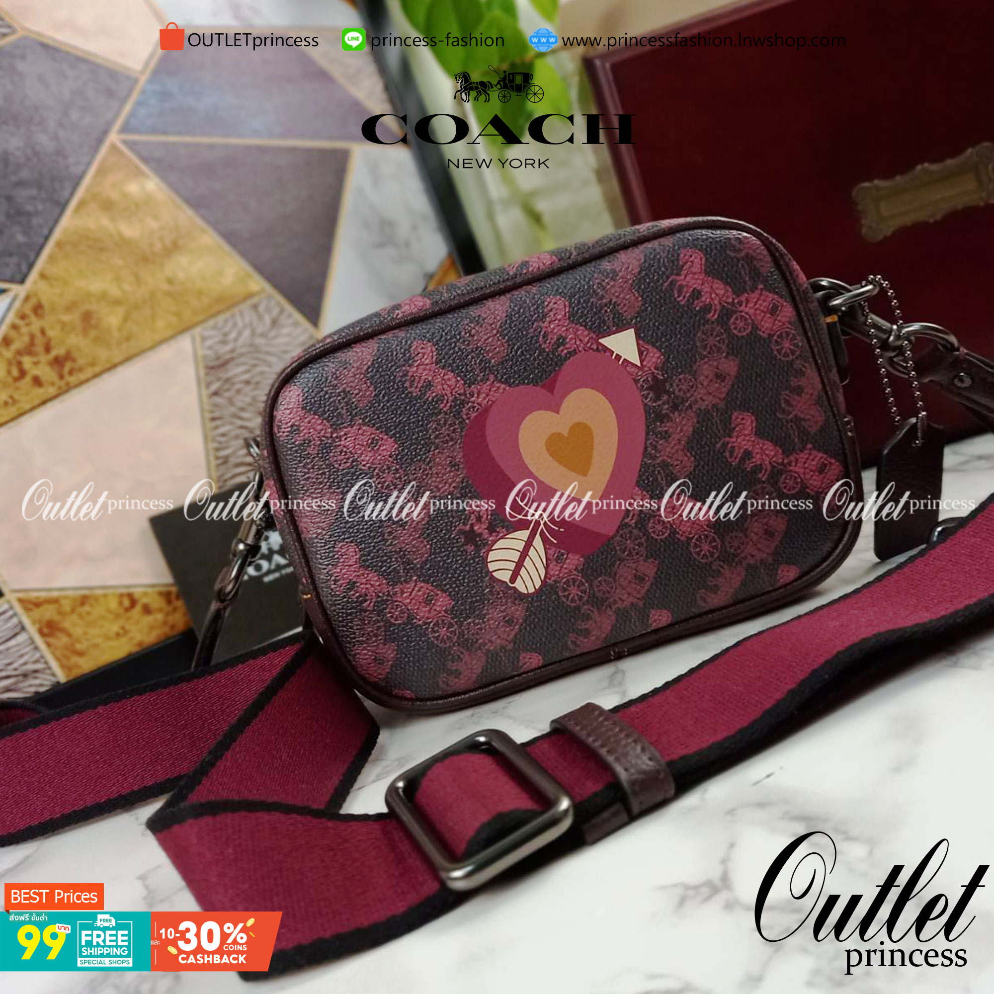 COACH Camera Bag 26, rainbow-red pattern COACH Camera Bag 16 With Horse And Carriage Print and Heart OXBLOOD (F79369 F88264) 🍁น่าใช้มากมาย รุ่นนี้มาพร้อมสายสปอร์ตใหญ่ ถอดเก็บได้ ปรับระดับได้ หนาแน่น ทนทาน จุของได้เยอะพอสมควร //วัสดุแคนวาส
