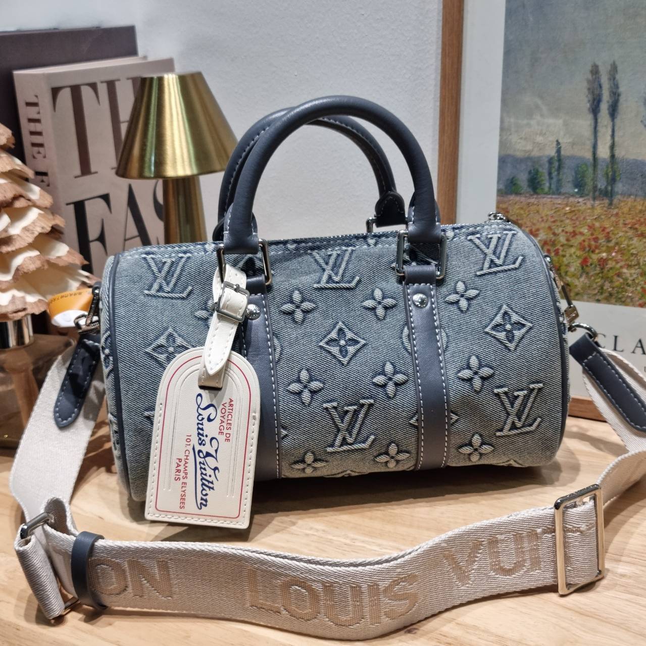 LV bandouliere 25 washed denim monogram keepall bag ใหม่ล่าสุด กับกระเป๋าทรงหมอนสุดฮิต ที่มาในรูปแบบ washed denim สวยคลาสสิค ดูแพงสุดๆ