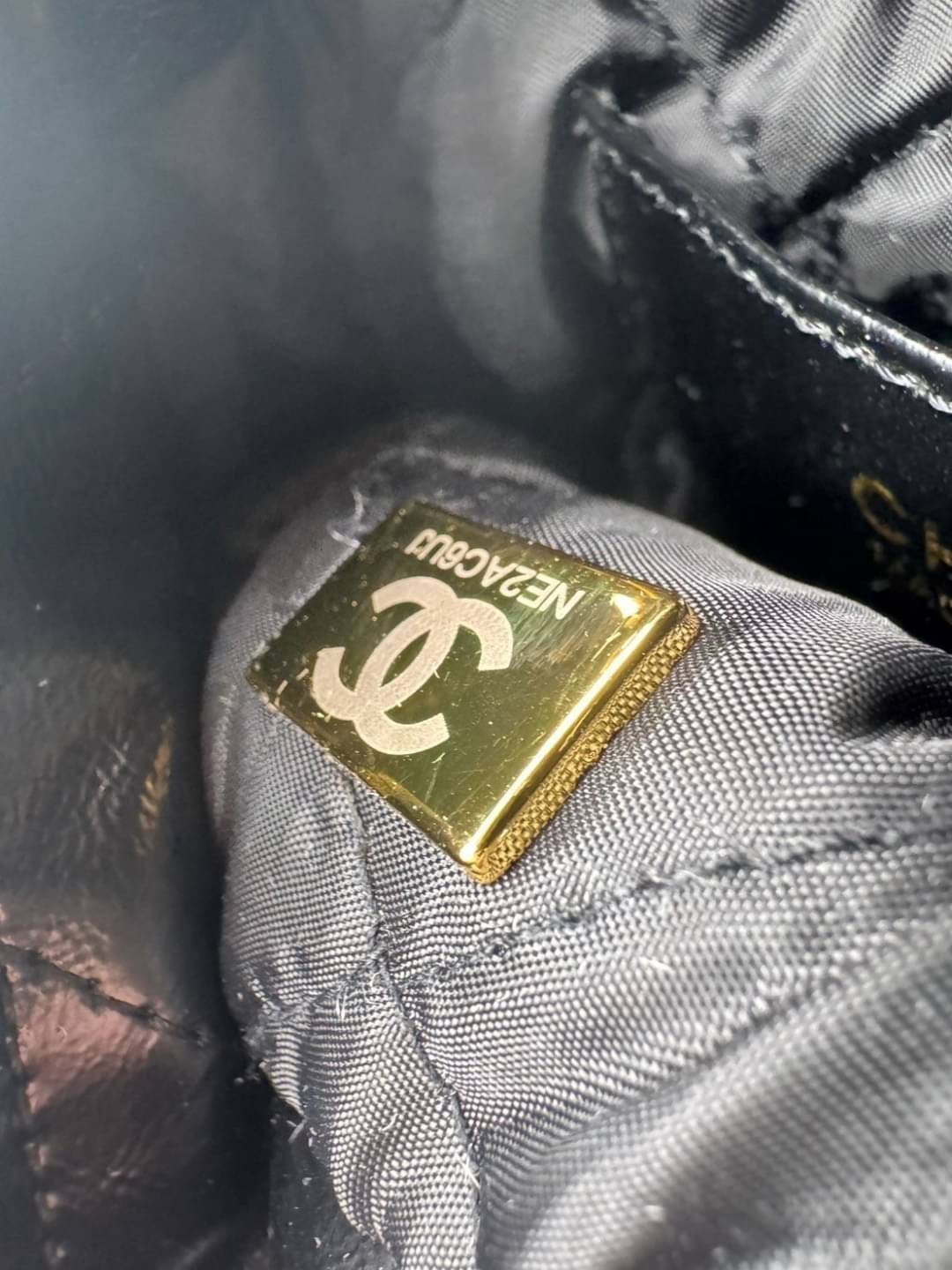 CHANEL 22 mini handbag กระเป๋าสะพายไซส์มินิ น่ารักน่าใช้ สวยเกินต้านที่สุดกับไอเท็มนี้ ที่สาวๆหรือใครๆก็ต้องมีแล้วค่า!! มาในไซส์มินิ น่ารักจริงจัง!! แค่เห็นก็หลงรัก