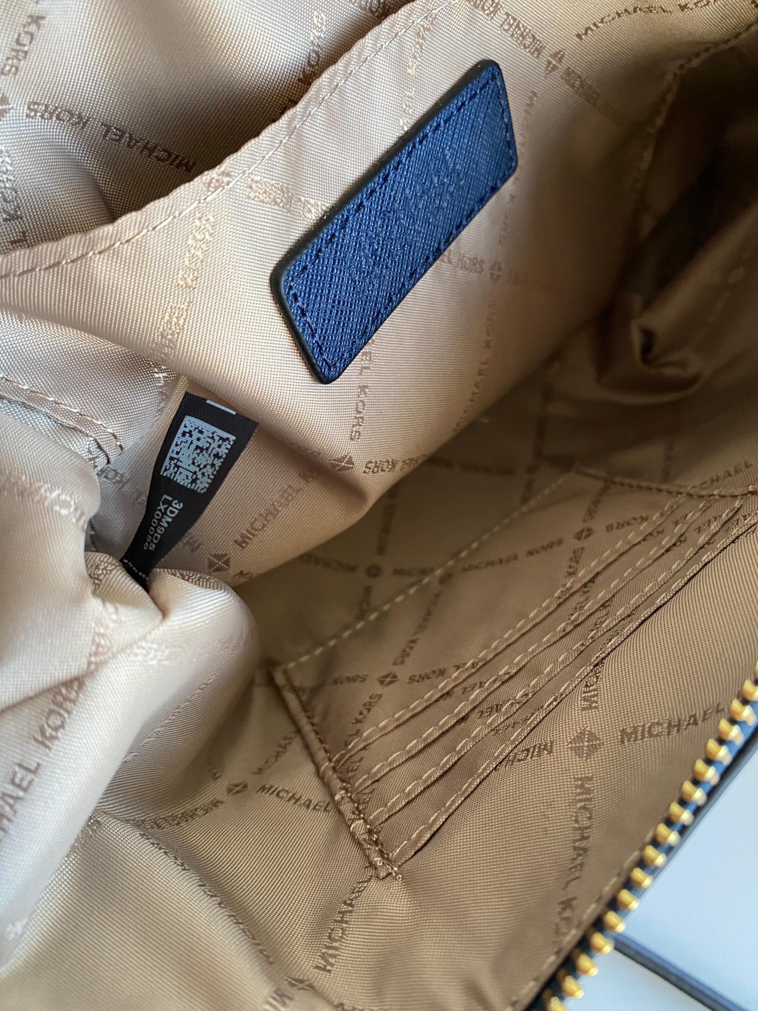 MICHEAL KORS SAFFIANO CROSSBODY BAG / MK Chain Pouchette Bag พร้อมส่ง 4 สี กระเป๋าสะพายข้าง ทรงสวย วัสดุหนัง SAFFIANO คุณภาพดี สวยอยู่ทรงแข็ง