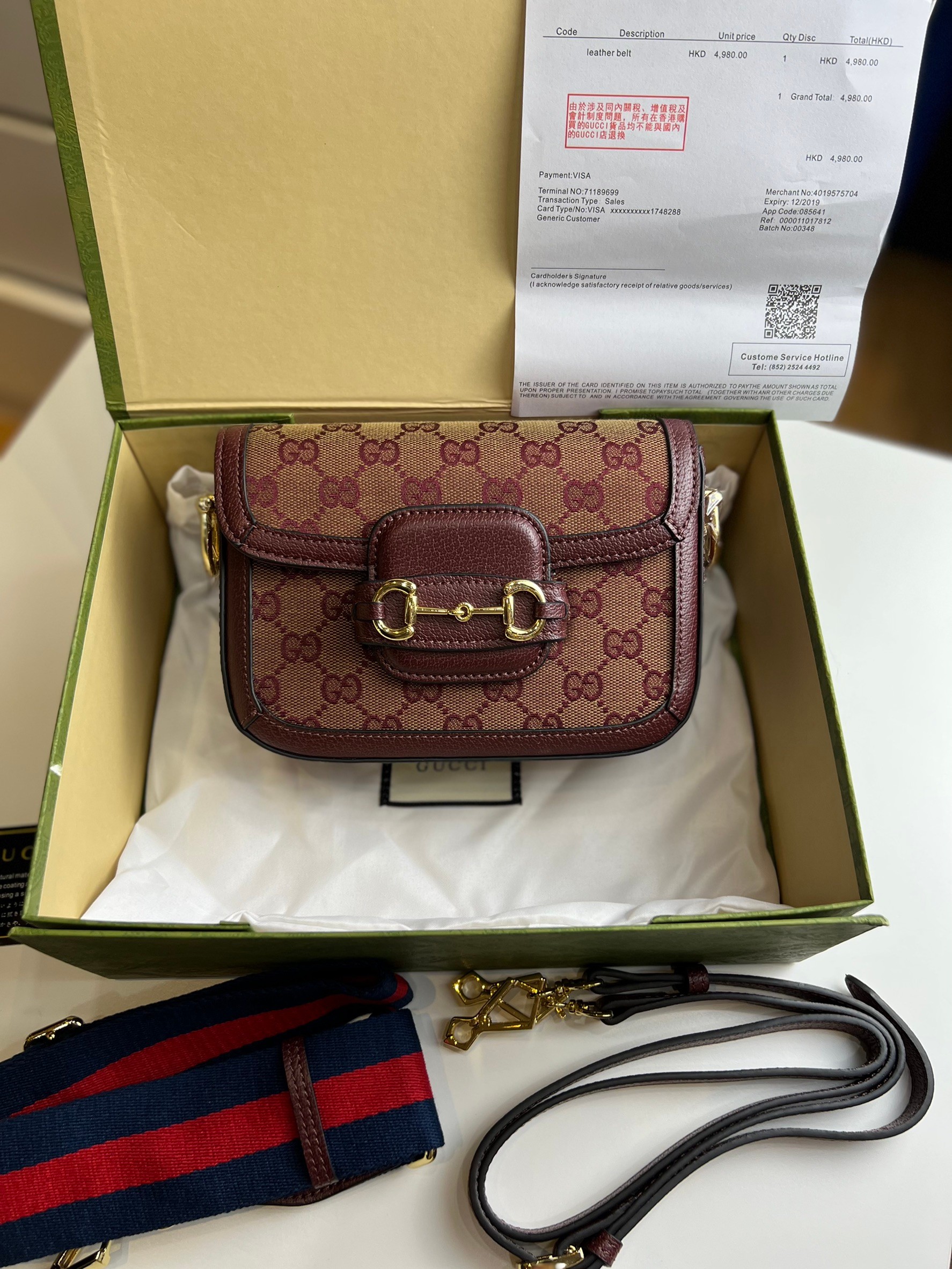 หนังแท้ GUCCI Horsebit 1955 mini bag GG Supreme canvas สีใหม่สวยมากกกก มีมาน้อยน้า สาวๆ ชอบรีบจัดเลยค่าา ที่สุดของรุ่นที่ฮอตหนักมาก คอลเลคชั่นที่ยอดขายดีตั้งแต่วันแรกที่ลง shop ด้วยรูปทรงที่กะทัดรัด ตอบโจทย์ได้ทุกลุค ทุกไลฟ์สไตล์ ใช้งานได้ง่ายคล่องตัว เรี