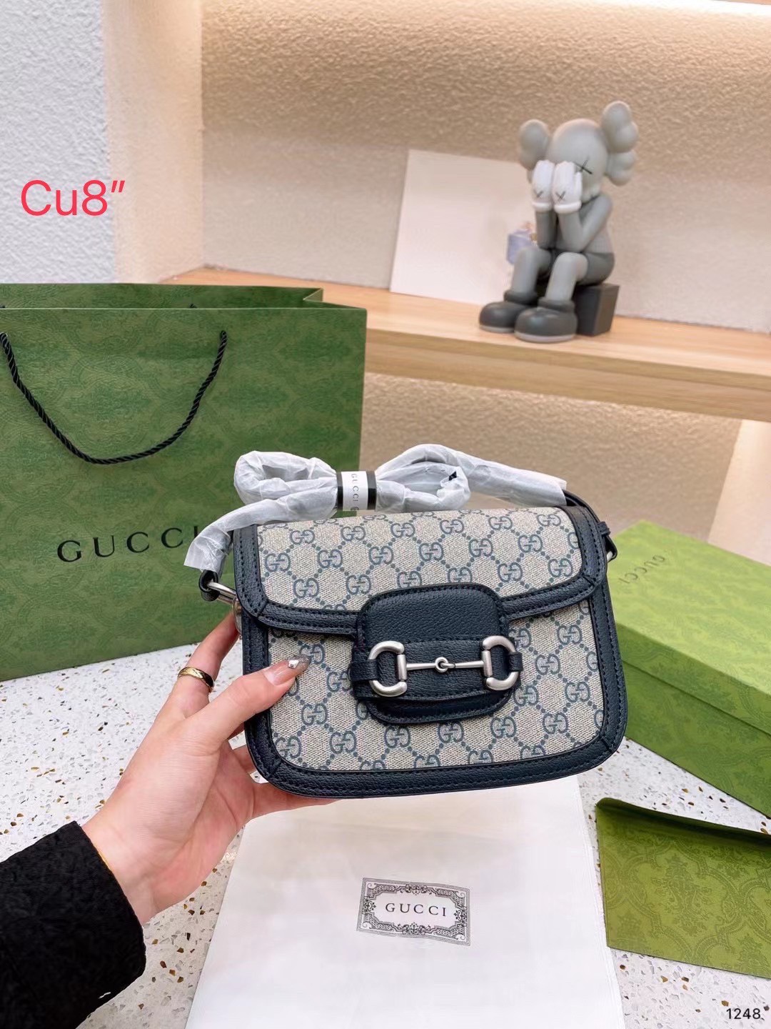Gucci horsebit 1955 shoulder bag / GUCCI BAG พร้อมส่ง 5 สี กระเป๋าสะพายไหล่/สะพายข้างทรงคลาสสิค สวยผู้ดี ดารา เซเลปใช้กันเพียบ สวยอยู่ทรง มากี่รอบก็ไม่เคยพอ!! รุ่นเด็ดสุด!! ฮ็อตสุด!! ให้สิบว้าวไปเลย