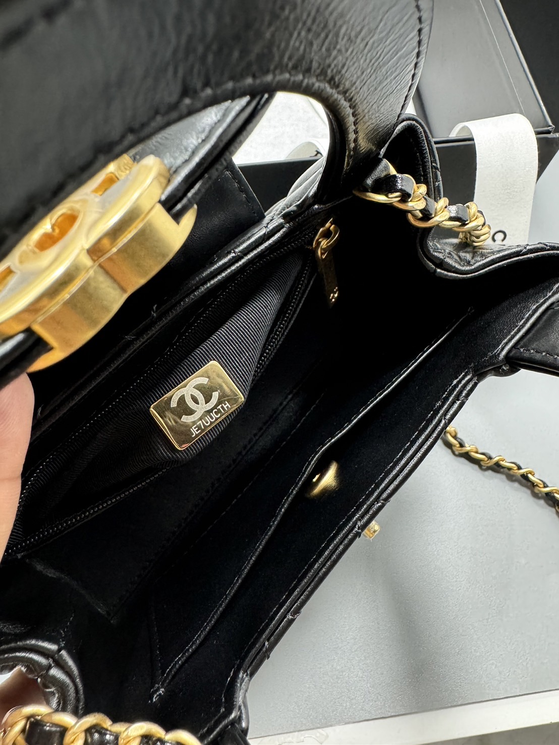 CHANEL KELLY MINI BLACK กระเป๋าสะพายมือจับในตัวไซส์มินิ หนังแท้ เกรดออริ ท็อป สลับแท้ 1:1 ผ่านทุก ตม ใช้งานต่างประเทศได้