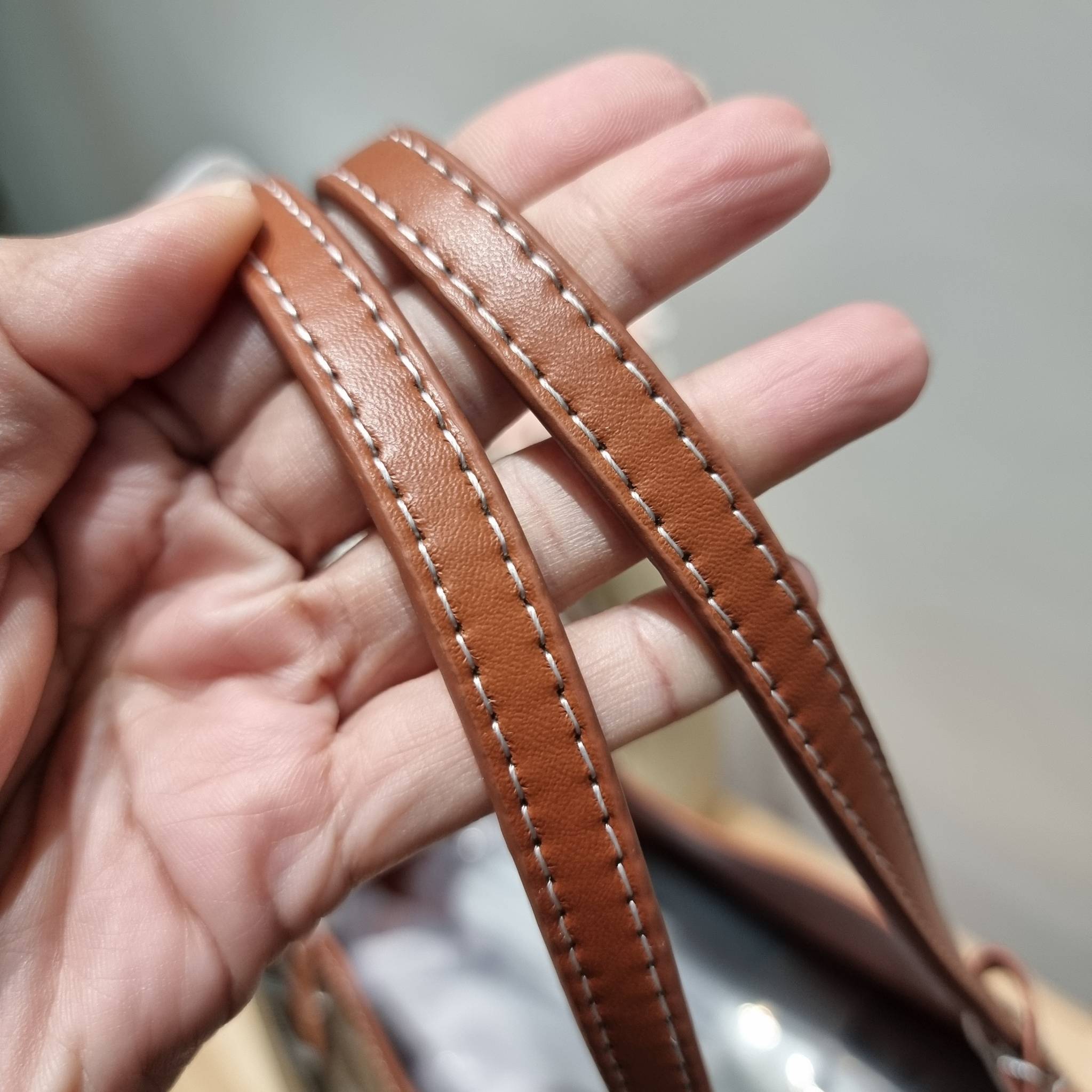 GOYARD ANJOU REVERSIBLE TOTE กระเป๋าสะพายทรงโท้ท ใบใหญ่จุใจ!! กลับด้านใช้ได้ทั้ง 2 ด้าน มาครบสีขายดี เลิศทุกสี รูปทรงคลาสสิค