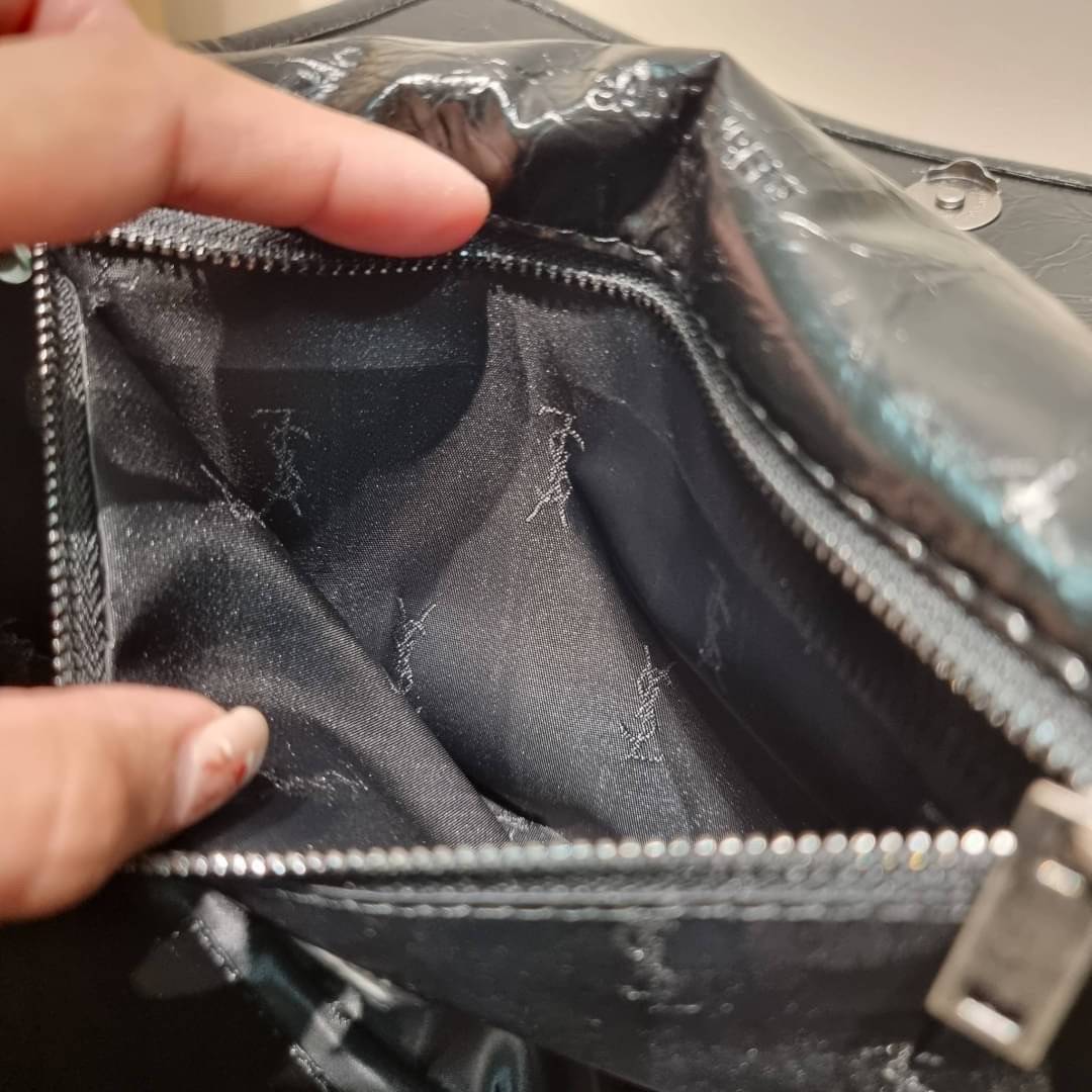 YSL niki baby chain bag in crinkled vintage leather / Yves Saint laurent shoulder bag กระเป๋าสะพายทรงคลาสสิค สุดฮอต ที่ใครๆก็ต้องมีใช้ ดีไซน์เรียบหรู วัสดุหนังลายวินเทจสัมผัสดี