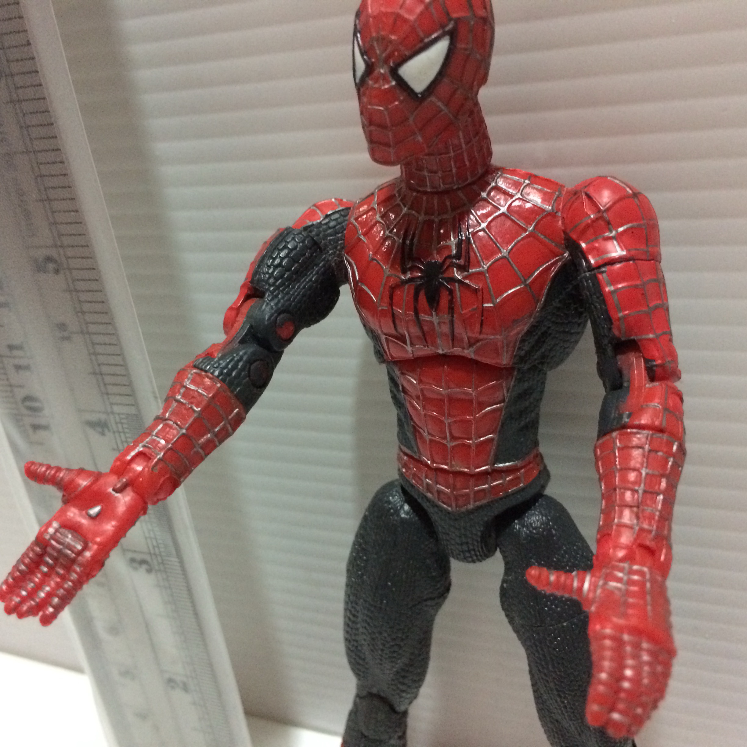 Marvel Spider Man สูง 6" ข้อต่อทั้งตัวสามารถจัดท่าได้ตามต้องการค่ะ ตามภาพ สภาพดี