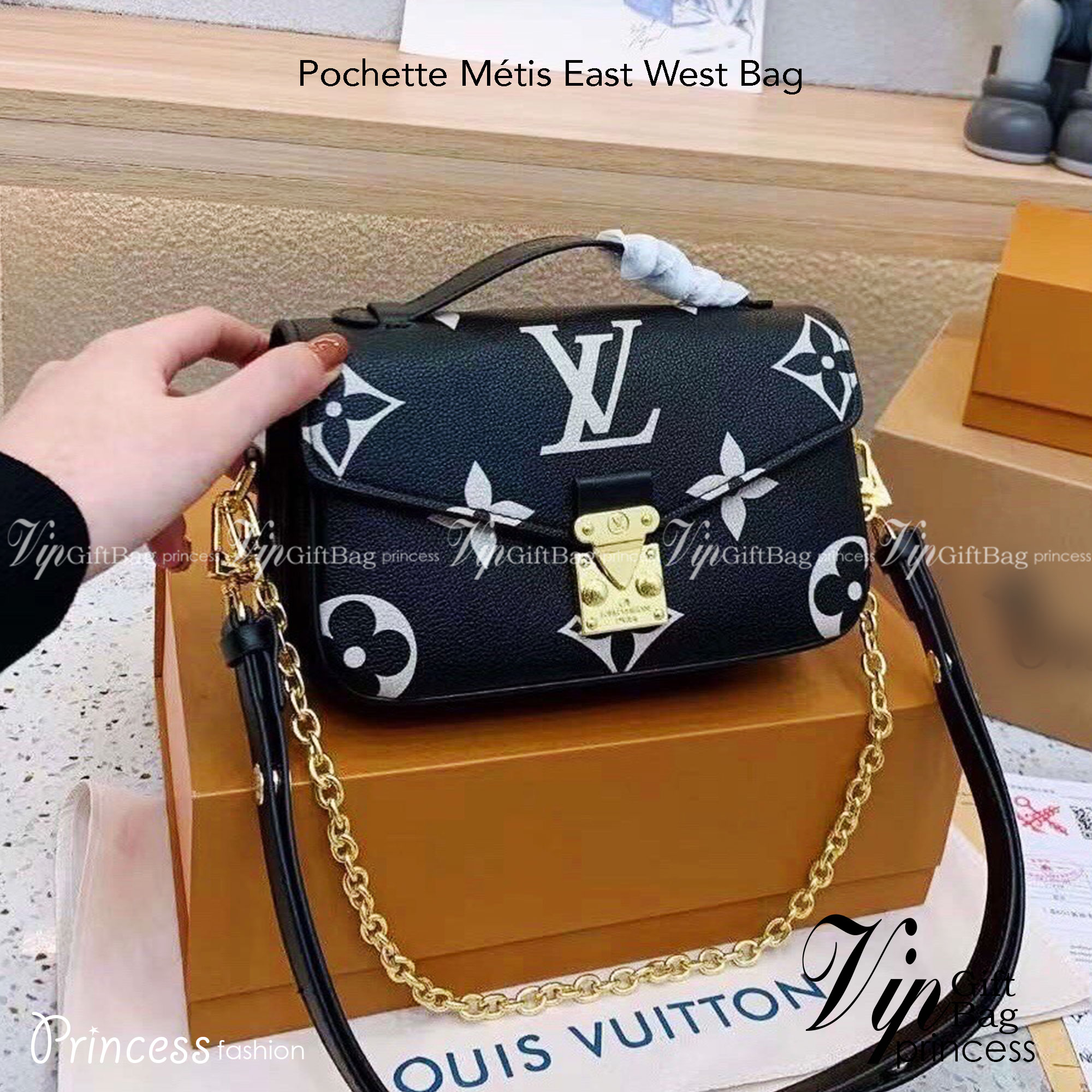 LV Pochette Metis East West Bag งานสวยเป๊ะ มาพร้อมสายโซ่สีทองสำหรับสะพายไหล่แบบสั้นและสายหนังยาวอย่างมีสไตล์ลาย Monogram ตัวล็อกแบบ S-lock ด้านในกว้างใส่iPhoneได้มี3 ช่อง ช่องกระเป๋ามีซิปด้านใน