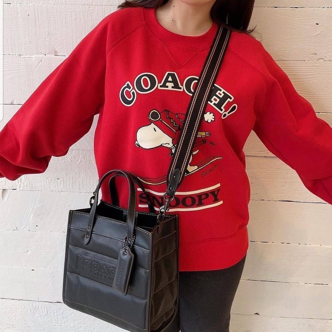 COACH CASUAL STYLE STREET STYLE 2WAY PLAIN LEATHER ELEGANT STYLE (C6958 C6852) 🌺 ที่สุด! ของที่สุด!! กระเป๋าถือ กระเป๋าสะพายรูปทรงสุดฮิต สุดคลาสสิค รุ่น UNISEX ที่ชิคๆ สบายๆ ได้ทั้งชายและหญิง// วัสดุหนังแท้ทั้งใบ ตัดเย็บด้วยหนังเนื้อนุ่มพิเศษ หนา 