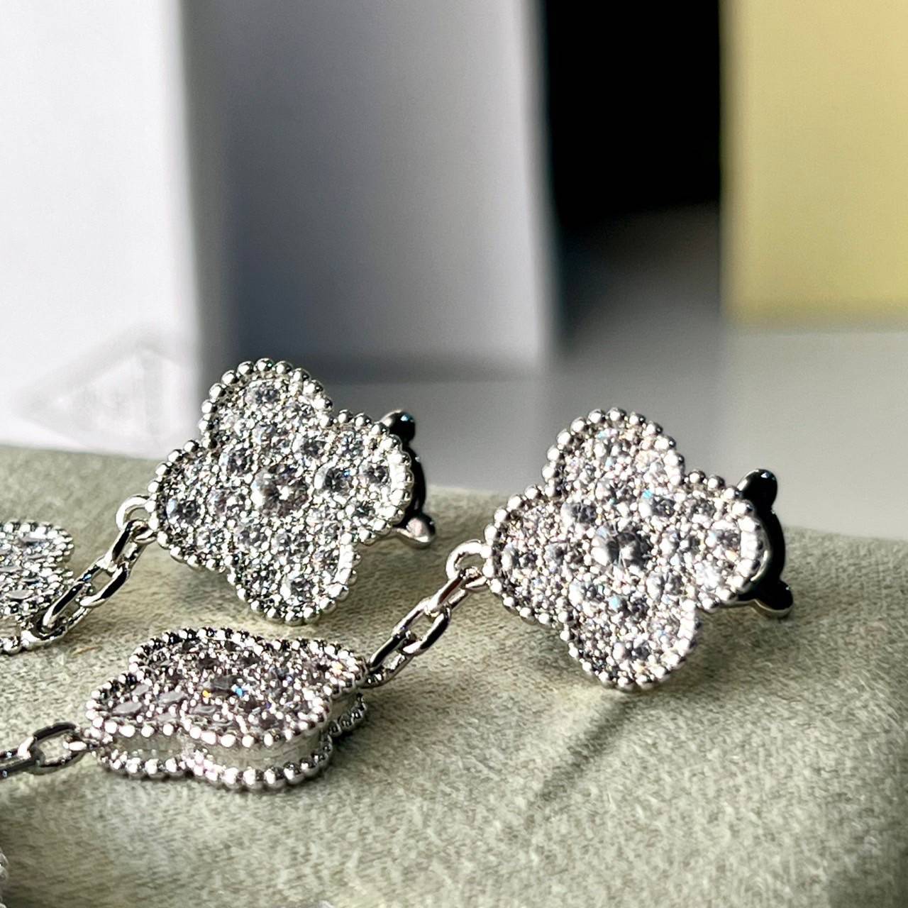 เกรดเทพ ORI | VAN CLEEF & ARPELS HOOP EARRINGS ต่างหูเงินแท้ แวนคลีฟ แอนด์ อาร์เปลส์ สวยเก๋ คุณภาพงานประกวด เอาใจสาวๆไปเลย