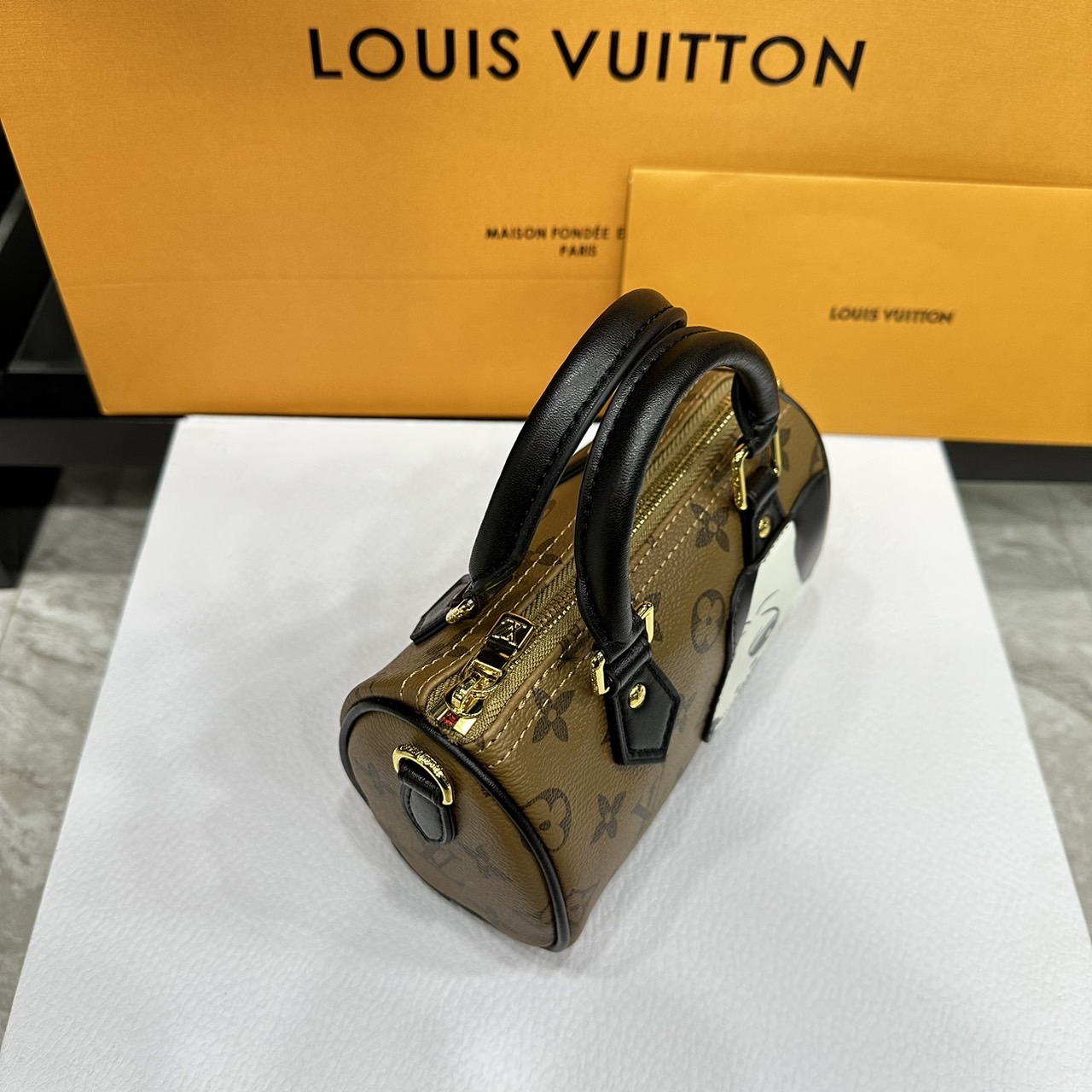 LV Nano Speedy Monogram Reverse Canvas Bag กระเป๋าสะพายใบเล็ก น้องหมารุ่นใหม่ cute dog เกรดออริ 1:1 ใช้งานต่างประเทศได้