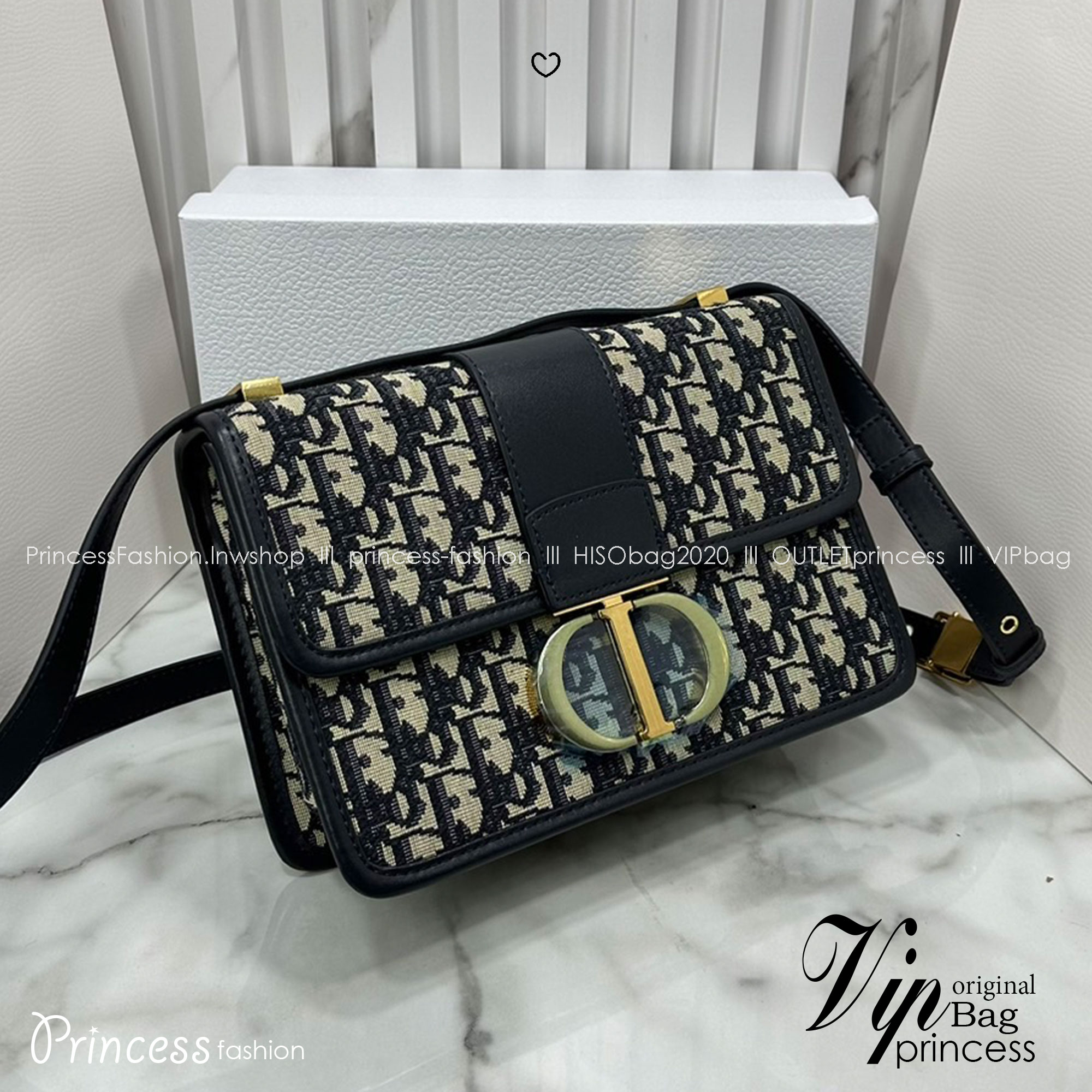 DIOR 30 Montaigne bag Oblique jacquard fabric in blue กระเป๋าสะพายรูปดีไซน์สุดคลาสสิกและสง่างาม หรูหราตามเอกลักษณ์แบรนด์ เกรดท็อปไฮเอน 1:1 ใช้งานต่างประเทศได้