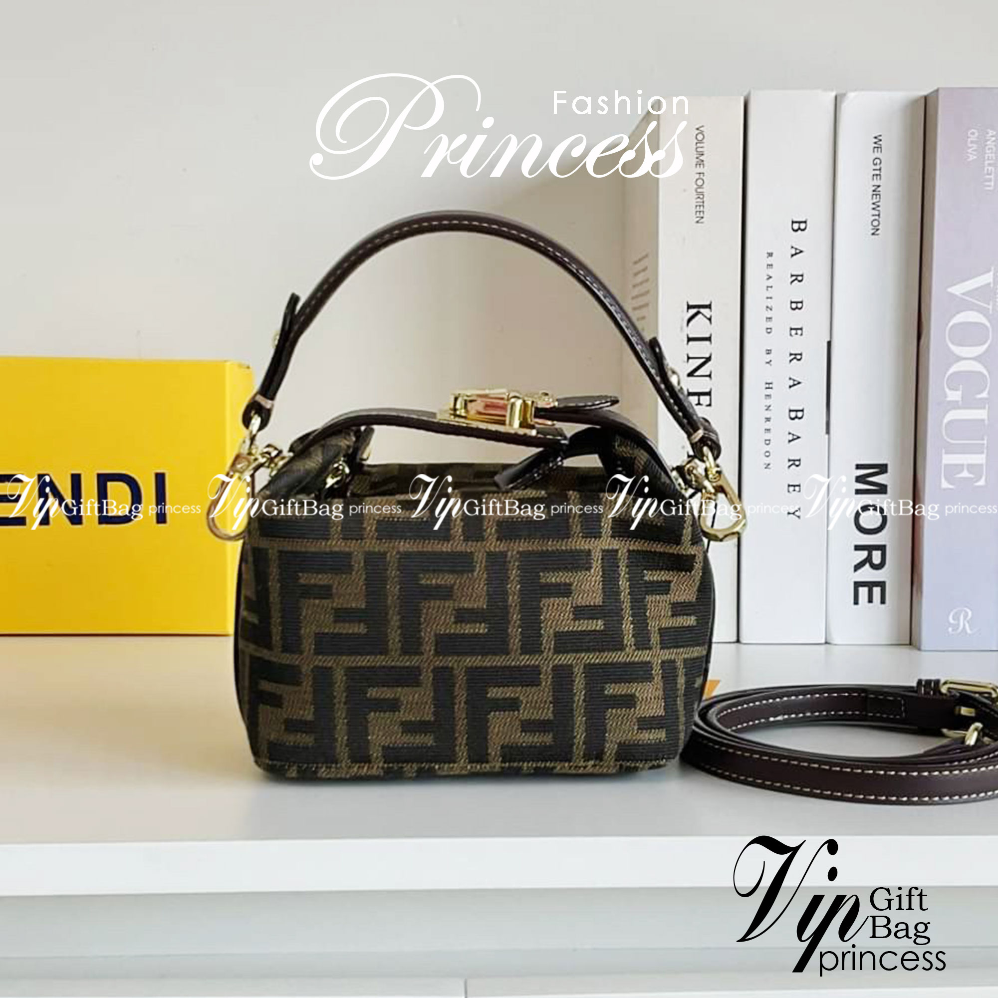 FENDI MINI BAGUETTE BROWN FABRIC BAG วัสดุ CANVAS พิมพ์ลายแบรนด์ *ทรงมินิน่ารัก เปิดปิดด้วยตัวล็อคปั้มลายแบรนด์ พร้อมซิปยาว ภายในมีช่องซิปแยกอีกช่อง สามารถใส่ iphone เงิน ของจุกจิกได้ มาพร้อมสายสะพาย2แบบ ถอดปรับได้ อะไหล่ปั้มแบรนด์สีทอง Rare items เด็ดๆแบ