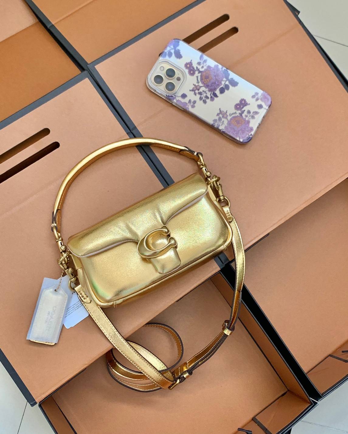 น้องสวยมากก สินค้าจริงสวยกว่าในรูป ไม่จกตาค่ะ! COACH PILLOW TABBY SHOULDER BAG 18 ((C3880)) 📣 พร้อมส่งที่ไทย คุณภาพเกินราคา! กระเป๋าหิ้ว//สะพายแบบครอสบอดี้ร์ 🔺หนัง nappa อย่างดี หนานิ่ม นุ่มมากๆ หลงรักน้องแน่นอน