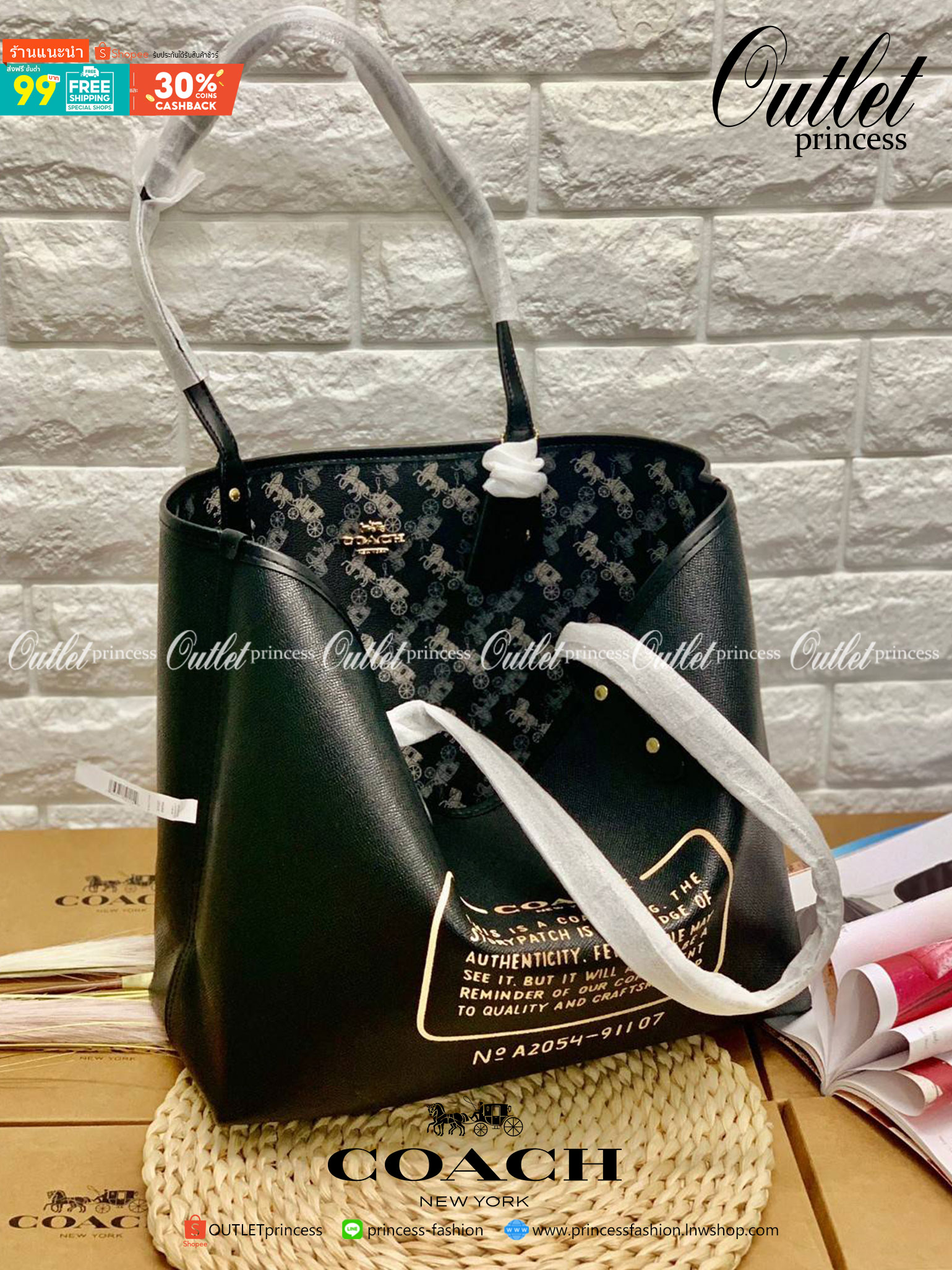 COACH 91107 REVERSIBLE CITY TOTE WITH HORSE AND CARRIAGE PRINT ใช้ได้ 2 ด้าน 🔺ทรง Tote รุ่นแนะนำค่ะ!! วัสดุ pvc อย่างดี นิ่มยวบตัวสวย ลายรถม้าทั้งใบค่ะ (ในไทยหายากค่ะลายนี้) 📌สามารถใช้ได้ทั้งด้านในและด้านนอกนะคะ สวยทั้ง2ด้านเลยทีเดียว เป็น