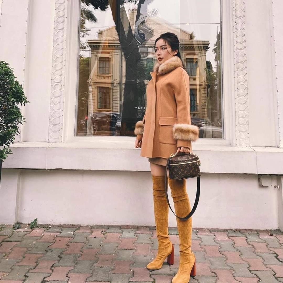 LV NICE MINI MONOGRAM BAG เบสท์เซลเลอร์คอลเลคชั่น ที่ใครๆก็ต้องมีใช้ กับกระเป๋า cosmetics ทรงกล่อง ใส่เครื่องสำอางค์ หรือจะใช้ใส่ของพกจำเป็นประจำวันก็ได้ สบายๆ