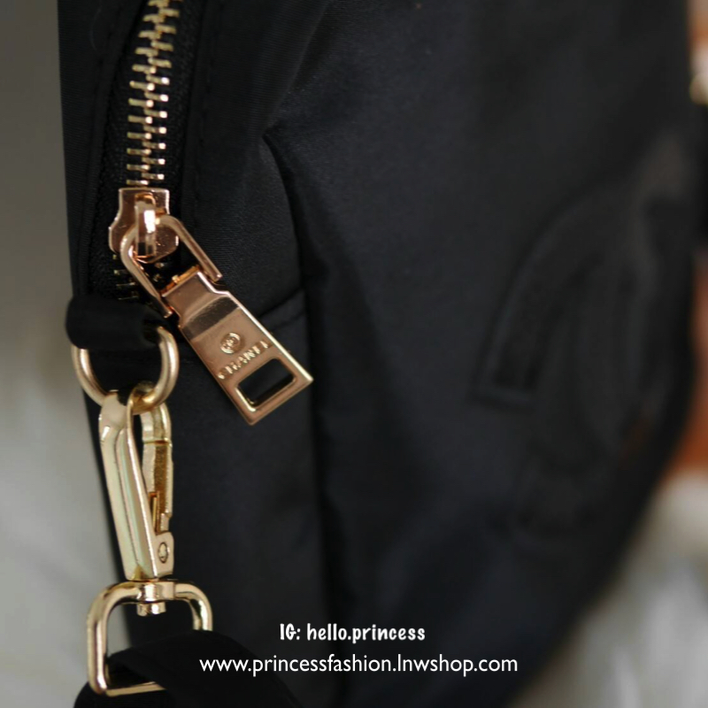 NEW 2019 !! กระเป๋าสไตล์คลาสสิค AUTHENTIC VIP CHANEL PERSICIONS GIFT SEQUINS CC BLACK CROSSBODY BAG ทรงสวย *อะไหล่ทอง เปิดปิดด้วยซิปที่จับปั้มแบรนด์ ด้านในใส่ของได้กำลังดี ใส่กปต.สั้น + เครื่องสำอางค์จุกจิก หรือใส่มือถือได้ทุกรุ่นค่ะ สายยาวปรับได้ฟรี สามา