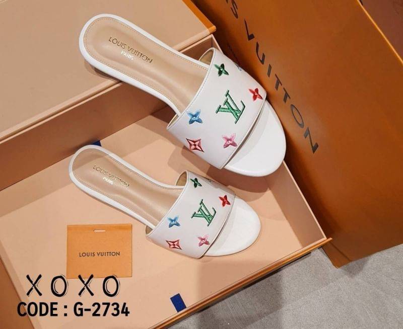 Louis vuitton sandels แตะหนัง PU ปัก ลายโลโก้ LV สวย ตามภาพ งานเรียบร้อย ใส่สบาย เรียบ หรู ดูแพงเกินราคาขาย