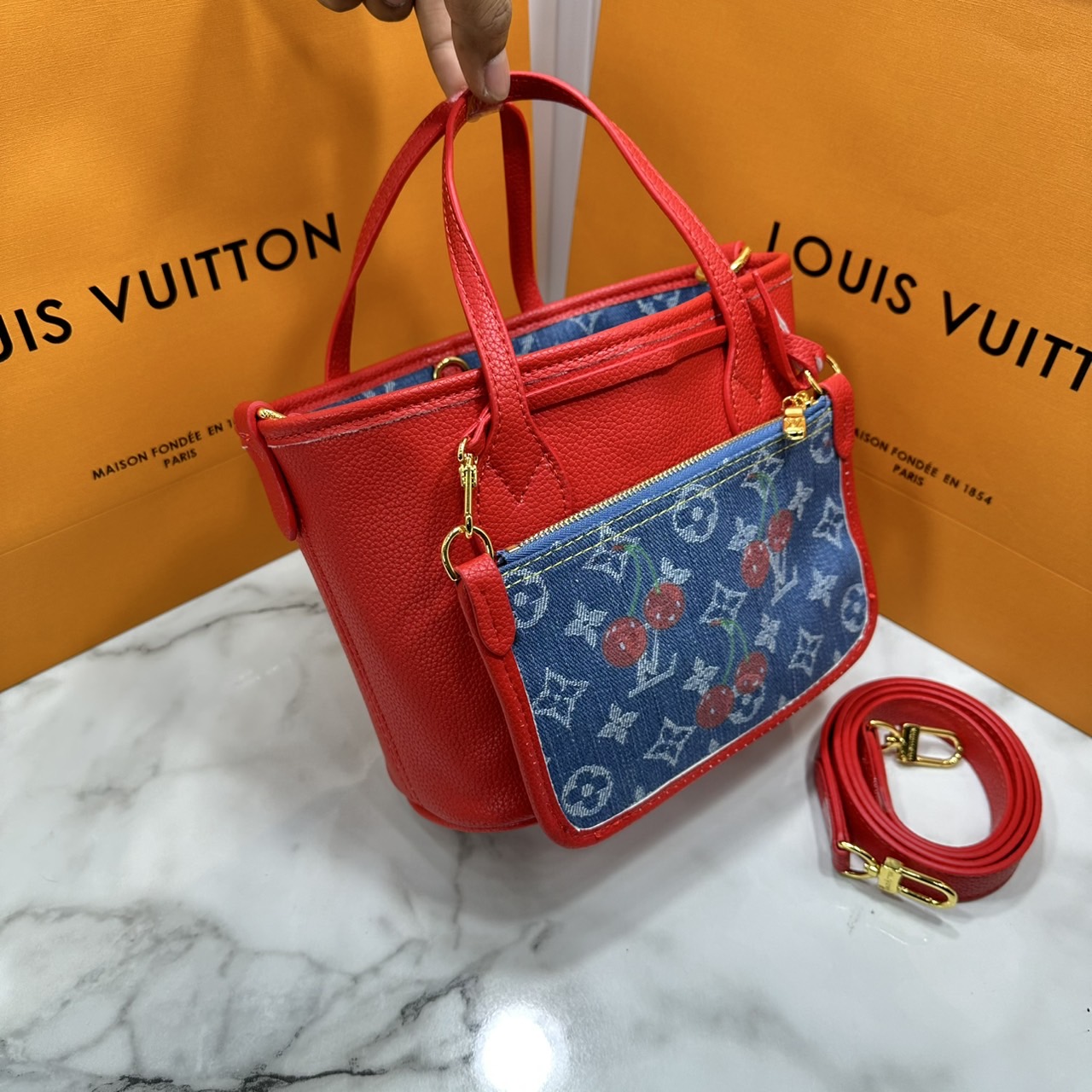 ORI หนังแท้ | LV x TM - Neverfull Inside Out BB Bag Monogram cherry denim กระเป๋าสะพายทรงโท้ทใบเล็ก ไอเท็มโดดเด่นมีชีวิตชีวา เดนิมปักลายเชอร์รี่สีสันสดใสสะดุดตาสะท้อนสไตล์ไอคอนิกของศิลปินชาวญี่ปุ่น