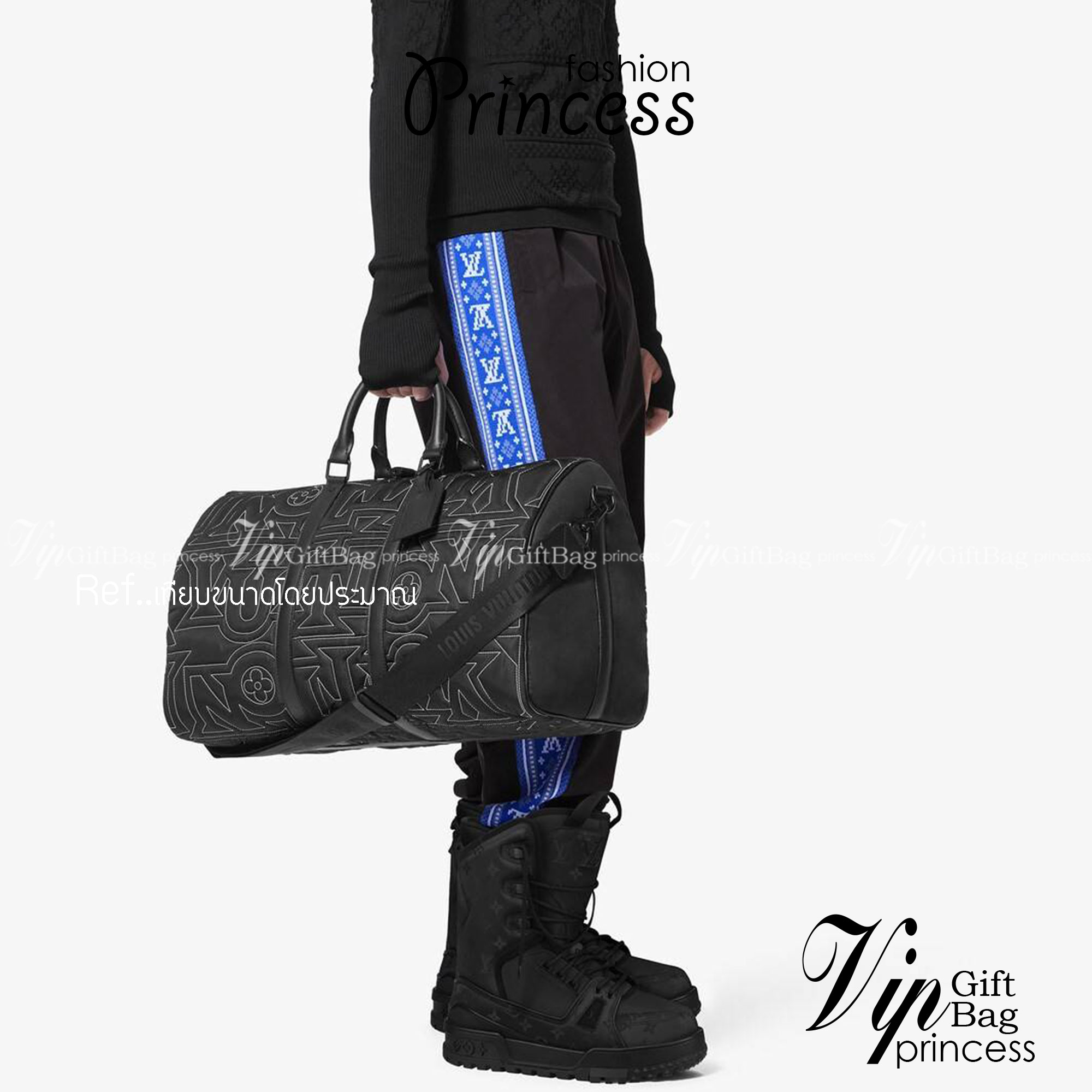 LV KEEPALL 50B SNOW BAG กระเป๋าเดินทางสุดคลาสสิค ประจำฤดูกาล Winter 2022 สไตล์สปอร์ต ทึ่ใครๆก็เฝ้ารอ ไอเท็มที่จะทำให้การเดินทางไม่ธรรมดาอีกต่อไป ด้วยดีเทลความเป็นเอกลักษณ์ เรียบแต่หรู ดีไซน์ลายปักความเป็นเอกลักษณ์ผสาน ลวดลายโมโนแกรมฟลาวเวอร์ ลงบนผ้าไนลอนร