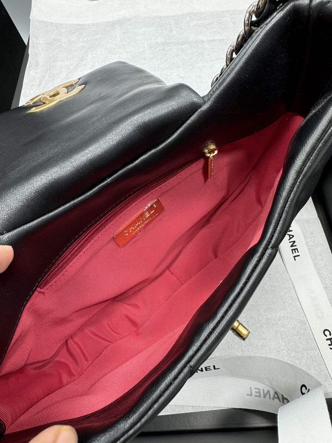 CHANEL 19 Hobo Bag Black Mixed Metal Hardware กระเป๋าสะพายหนังแท้ เกรดออริ ท็อป สลับแท้ 1:1 ผ่านทุก ตม ใช้งานต่างประเทศได้