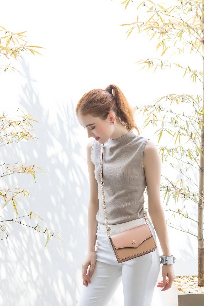 ทรงน่ารักมาก ใบเล็ก สี Glitter ✨ Limited รับ (summer) **KEEPBAG_Aris กระเป๋าใบใหม่เอาใจสาวทุกสไตล์เลยค่ะ 🌈🌈Summer นี้ ใครกำลังมองหากระเป๋าใบเล็กกะทัดรัด เหมาะกับทุกๆวัน ใช้งานง่าย ใส่ของครบใบนี้แนะนำเลยค่า น้ำหนักเบา สะพายไม่เจ็บไหล