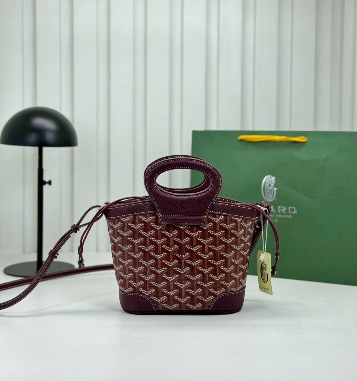 ORI หนังแท้ | Goyard Beluga Mini Bag กระเป๋าสะพายทรงบัคเก็ต พร้อมหูจับในตัว สะดวกใช้งาน ด้านในเป็นผ้าดีไซน์ผูก เพิ่มความน่ารักน่าใช้ สวยมากค่ะ