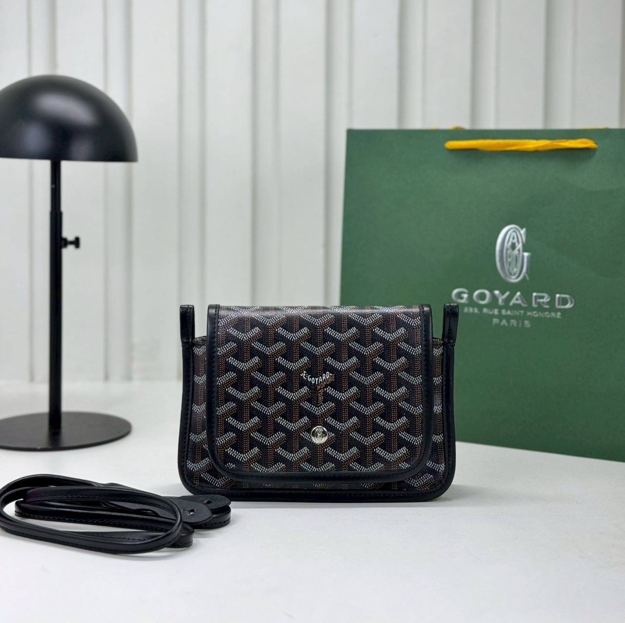 10 สี ORI หนังแท้ | GOYARD Plumet pouch-wallet กระเป๋าสะพายใบเล็กกะทัดรัด ดีไซน์กระเป๋าสตางค์ Plumet ดีไซน์มาพร้อมช่องใส่เหรียญ ธนบัตร และบัตรต่างๆ สามารถสะพายไหล่เป็นกระเป๋าสะพายข้างได้เหมือนกระเป๋าใบเล็ก