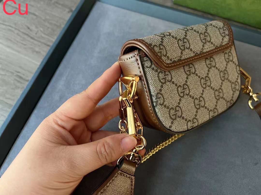 GUCCI HORSEBIT 1955 STRAP WALLET พร้อมส่ง กระเป๋าสะพายใบเล็กจิ๋ว มินิน่ารักน่าใช้ สายสะพายถอดได้ เลื่อนปรับระดับได้ เป็นอีกรุ่นที่น่าใช้มากๆ