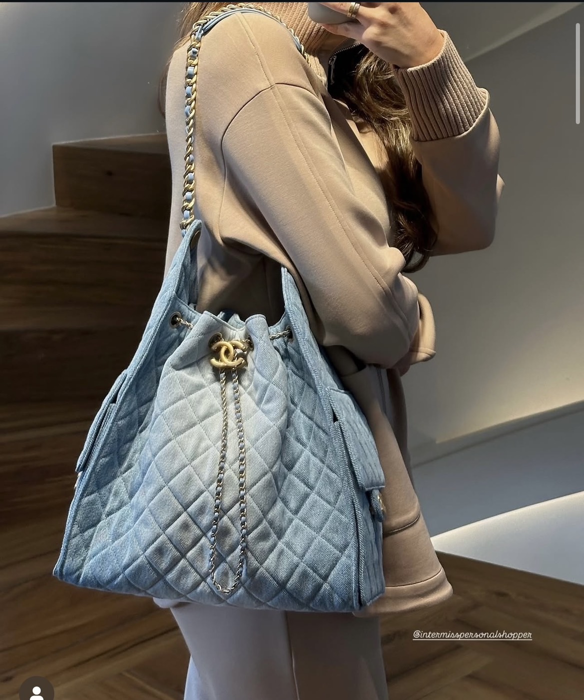 ORI หนังแท้ | 30cm CHANEL 25 Denim Handbag กระเป๋าสะพายทรงโฮโบเดนิม คอลใหม่ล่าสุด ต้อนรับฤดูกาล SPRING-SUMMER 2025 รูปทรงใช้งานได้จริง จุของได้ ถือเก๋ๆ เอวี่เดย์ลุค