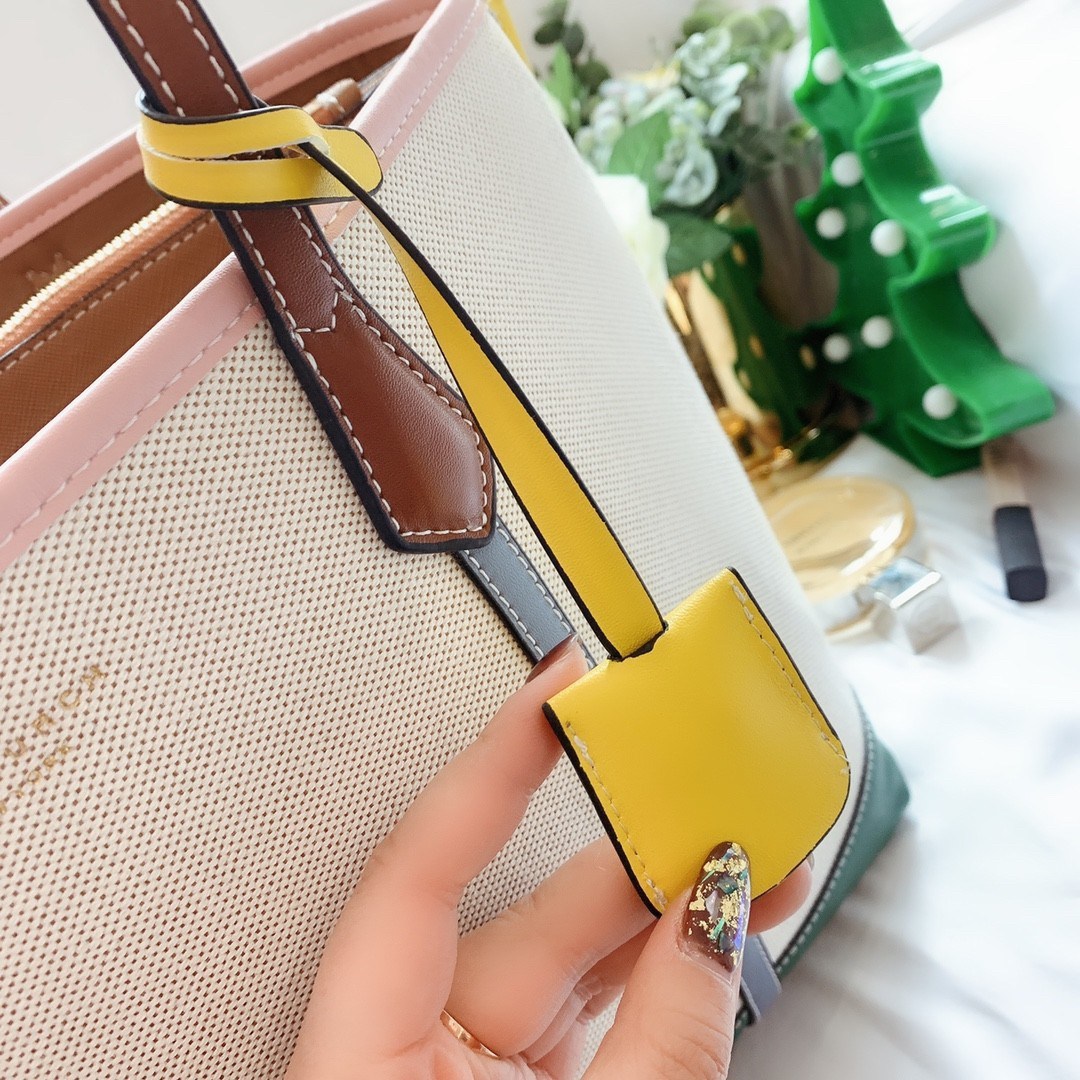 ของแท้ 💯% TORY BURCH CANVAS TOTE BAG กระเป๋าทรง SHOPPING ใบขนาดใหญ่ ผ้าแคนวาสคาดหนังแท้ อะไหล่ทอง สกรีนโลโก้แบรนด์ด้านหน้า