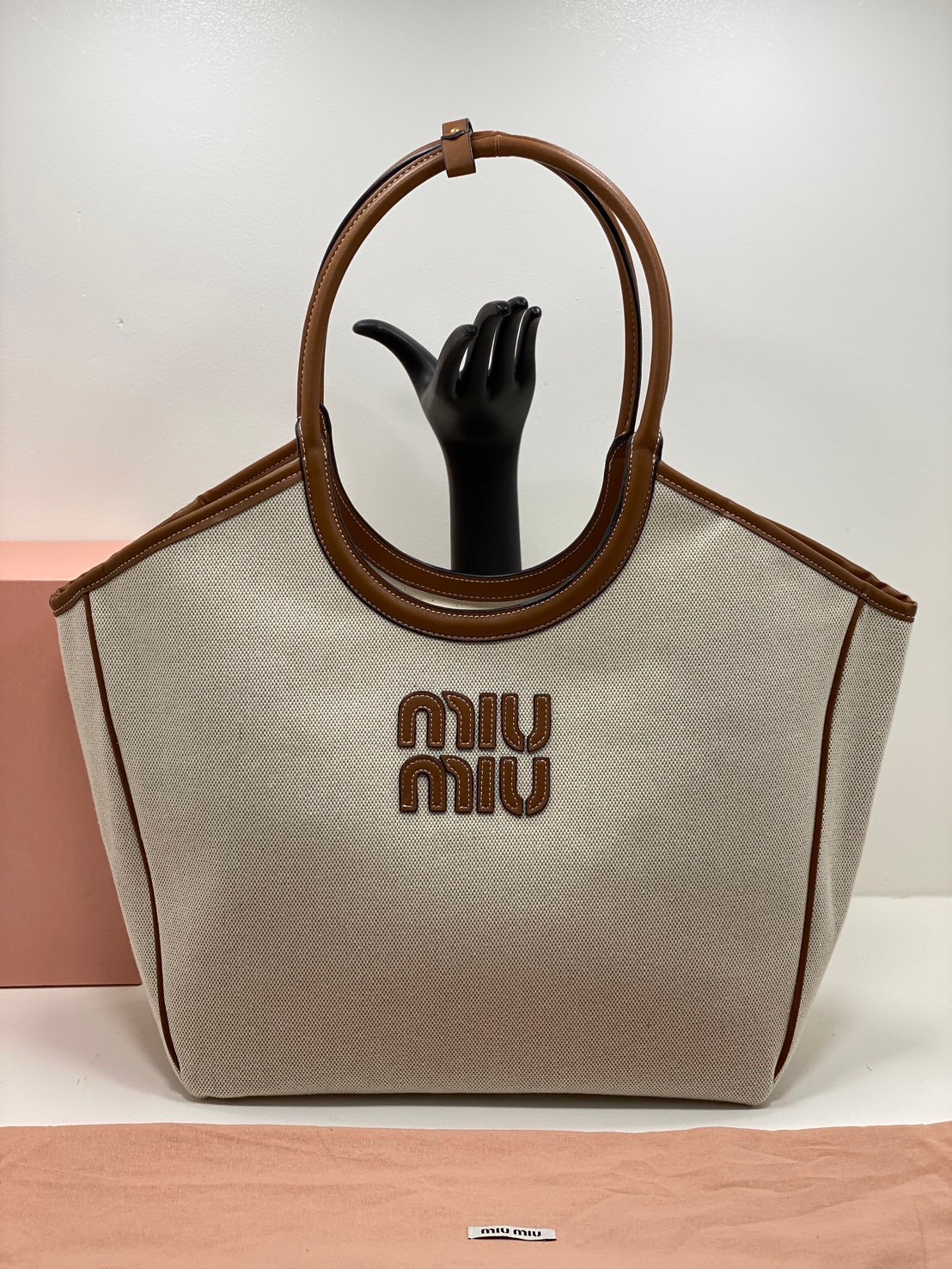 MIU MIU IVY TOTE BAG LARGE 34cm กระเป๋าถือ/สะพายทรงโท้ทใบใหญ่ คิ้วท์สุด จุของได้เยอะ เกรดออริ 1:1 ใช้งานต่างประเทศได้