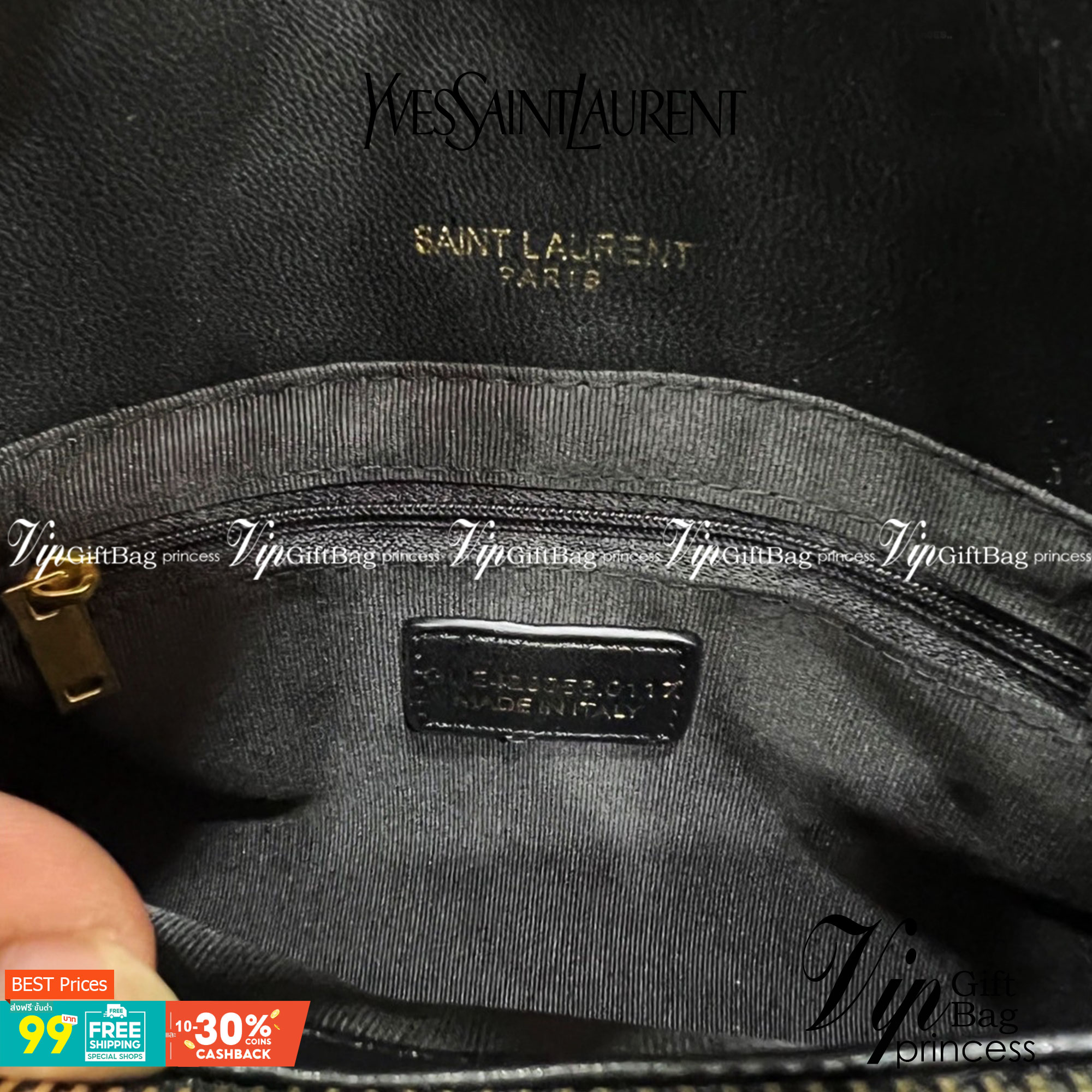 YSL Yves Saint Laurent crossbody bag กระเป๋าสะพายข้างลายเชฟรอน (แต่งอะไหล่ทอง เงิน ดำ) สะพายครอสบอดี้หรือสะพายไหล่ก็ดูดีค่ะ ตัวสายยาวถอดได้ งานสวยเป๊ะปั๊มทุกจุด ดีไซน์ทรงสวยหรู พิเศษ แถมฟรี พวงกุญแจห้อยดูแพงไปหมดจริงๆไอเท็มนี้ ภายในโล่งกว้าง มาพร้อมหูจับใ