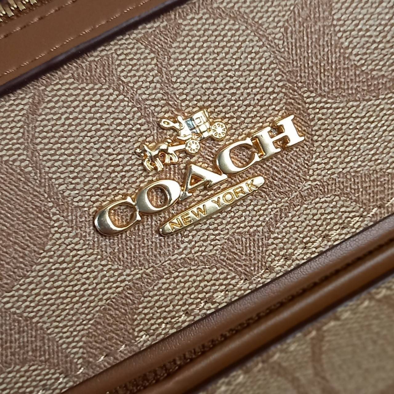 COACH ROWAN SATCHEL IN SIGNATURE CANVAS (COACH F83607)🌺ระดับตัวTOP ยกให้เธอเลย กับรุ่นนี้💃//หมอน 10" รุ่นมีช่องซิปด้านหน้า สามารถแยกเก็บของสำคัญๆได้อย่างเป็นสัดส่วน สำหรับใครที่ชอบกระเป๋าที่จุของได้เยอะๆ รุ่นนี้ตอบโจทย์ได้เลย แนะนำว่า