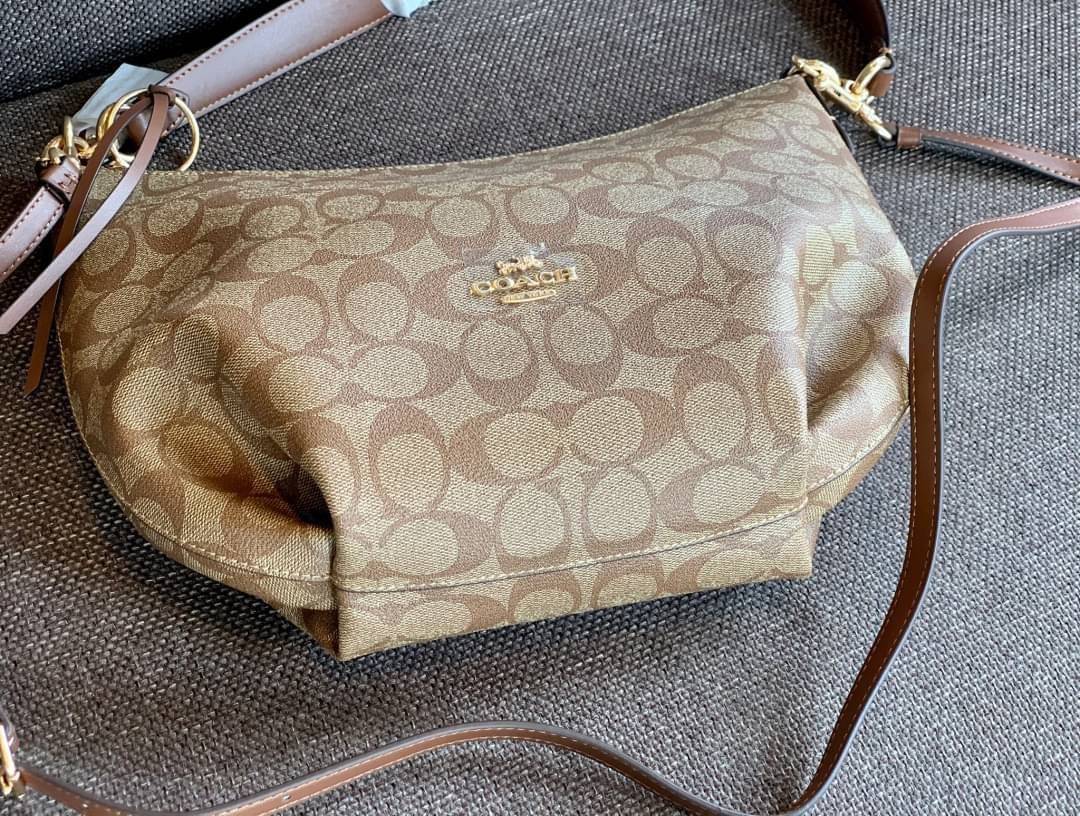 OUTLET 】ปรับราคาลง ได้ไปไม่ผิดหวังแน่นอนจ้าา💥 Coach Pebble Leather Small Skylar Hobo Shoulder Bag((90738)) พร้อมส่งที่ไทย ล่าสุด! กระเป๋าหิ้ว//สะพายข้างได้ ทรงน่ารัก ละมุน หนังแท้ หนังนิ่มมือดีมาก หลงรักแน่นอนค่าา! เปิดปิดกระเป๋าแบบซิปมีพู่ห้อย ใช