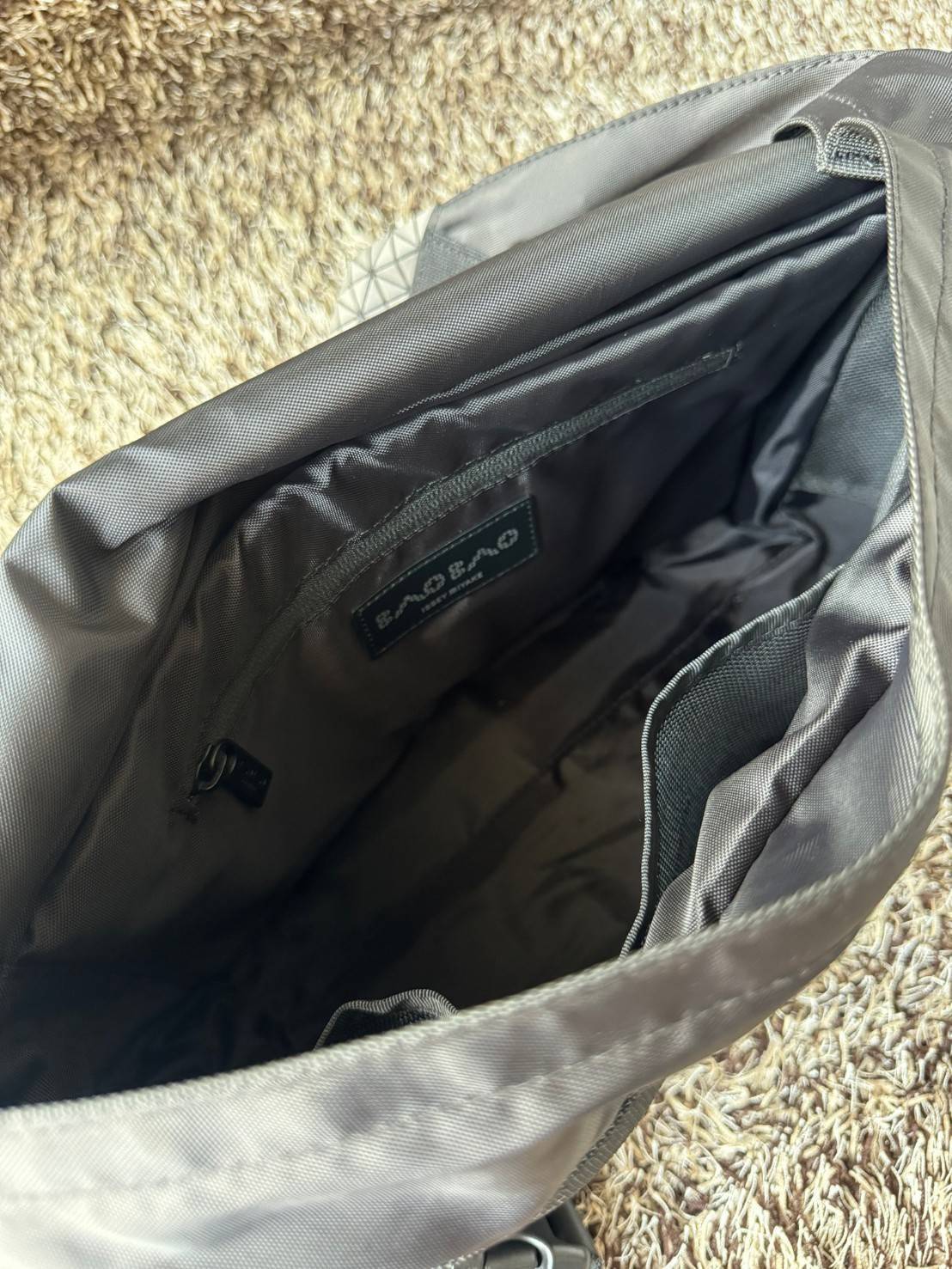 พร้อมส่ง 4 สี Baobao issey miyake Sling shoulder bag / Miyake geometric-panelled Laptop กระเป๋าสะพาย 🧡 เกรดออริจินอล 1:1 สลับแท้ ใช้งานต่างประเทศได้