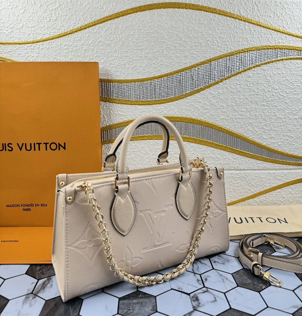 LV OnTheGo East West กระเป๋าทรงโท้ทดีไซน์ใหม่ สัดส่วนลงตัวงดงาม เกรดออริ 1:1 สลับแท้