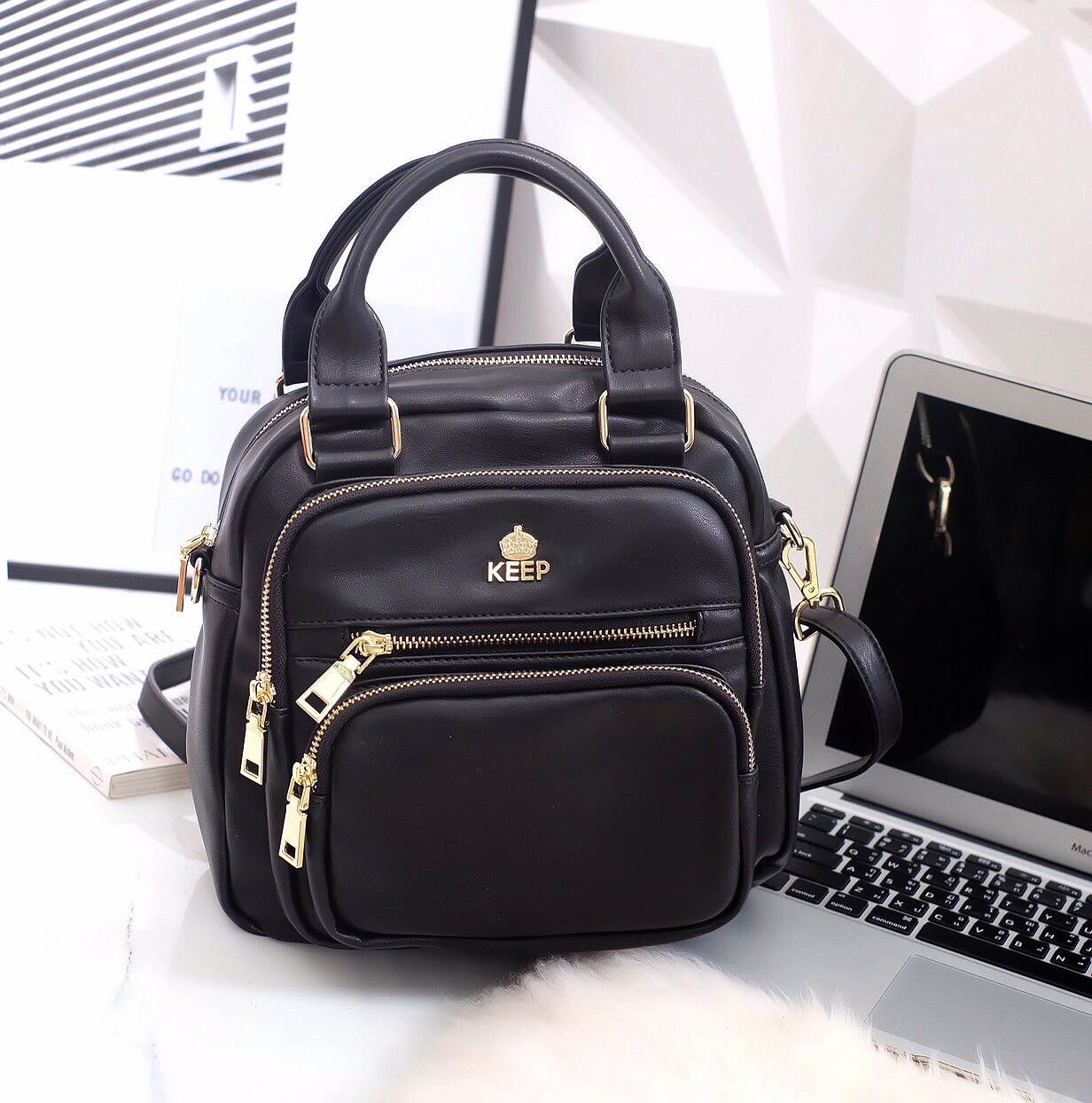 New arrival • KEEP Veeva Backpack • 🎒👟กระเป๋าเป้หนังแกะสังเคราะห์ นิ่มๆ ปรับ ถือ/สะพายได้หลากหลายการใช้งานคะ 👑กระเป๋าเป้สวยๆ 3in1 ปรับการใช้งานได้หลากหลายรูปแบบ ใบนี้ ร้านแนะนำเลยคะ ตัวกระเป๋าเป็นหนังแกะสังเคราะห์ นิ่มมาก น่ำหนักเบ